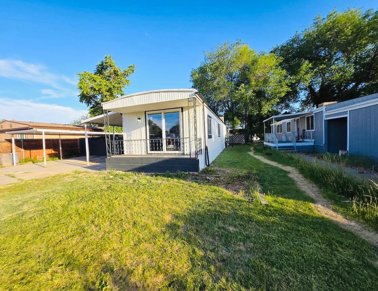 3053 1/2 Hawkwood Court Property Photo 3