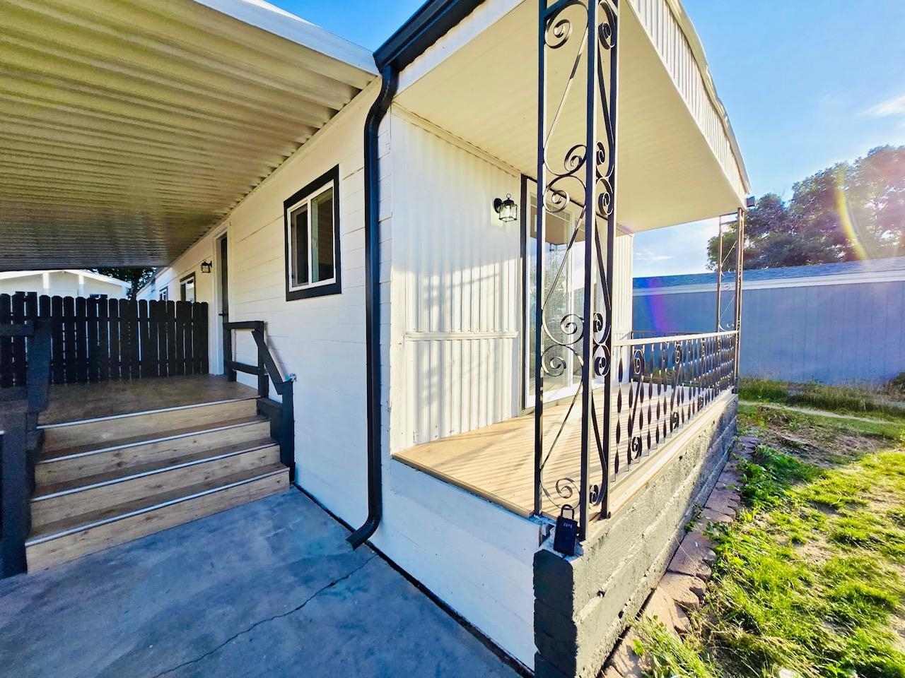 3053 1/2 Hawkwood Court Property Photo 9