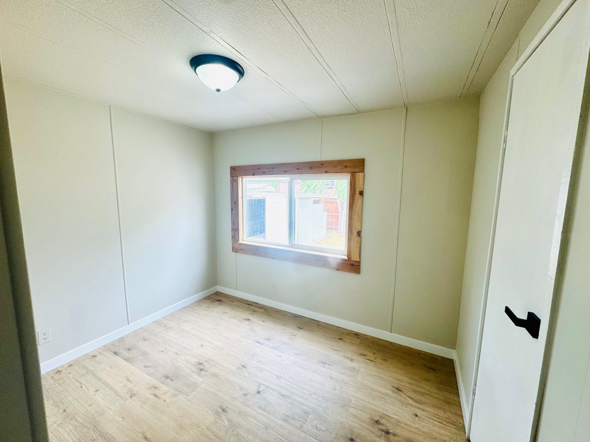 3053 1/2 Hawkwood Court Property Photo 32