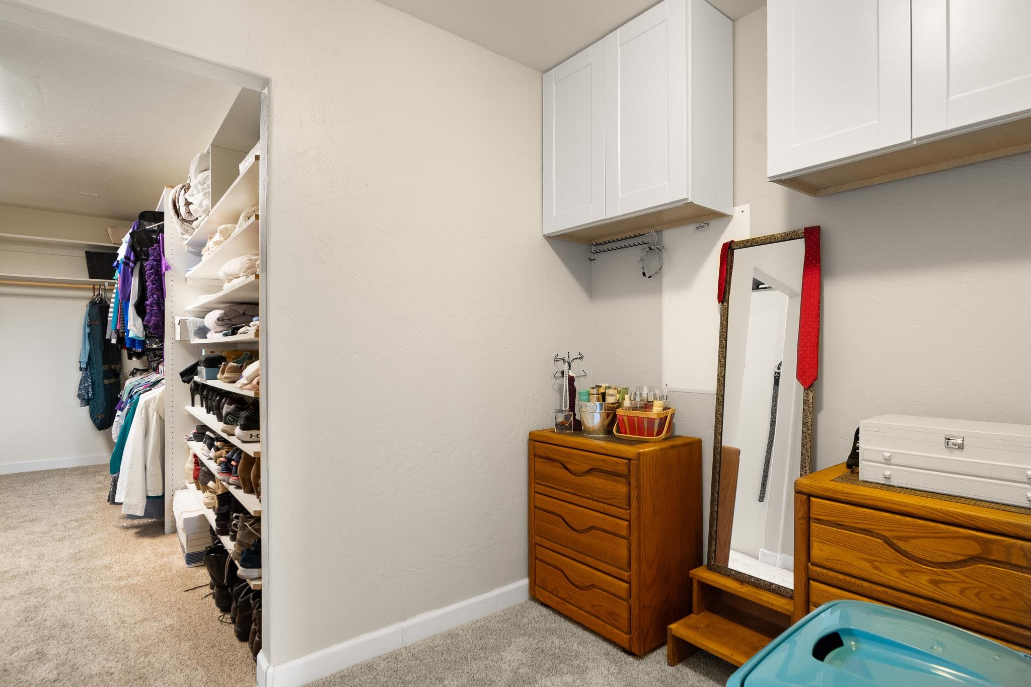 857 Cresthaven Drive Property Photo 18