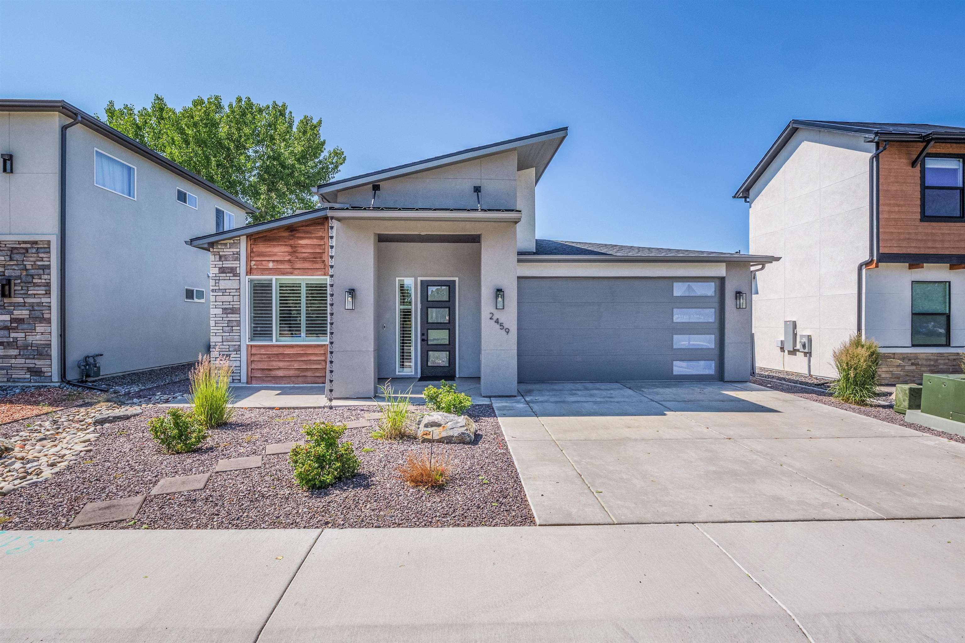 2459 Garden Road Property Photo 2