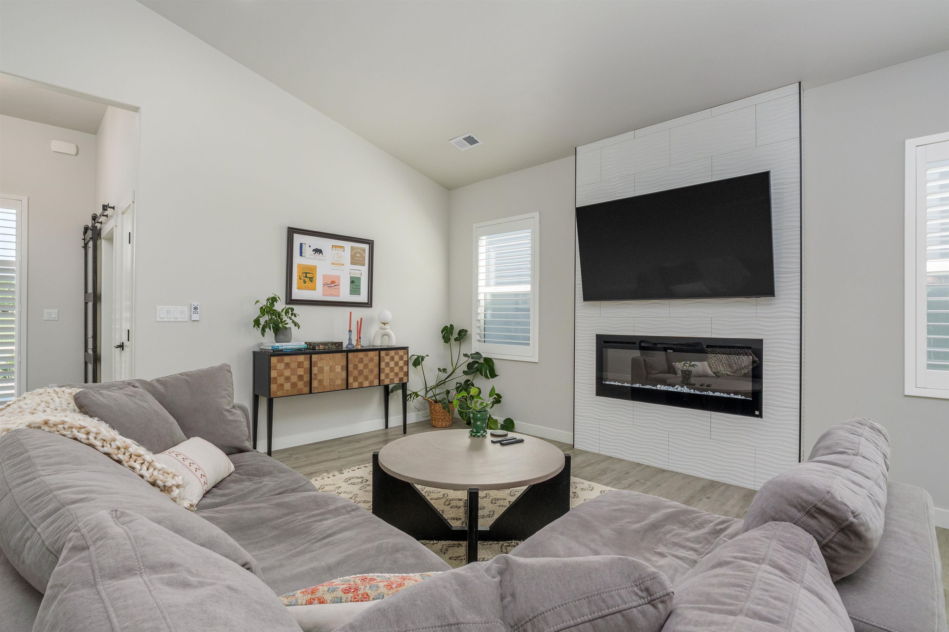 2459 Garden Road Property Photo 8