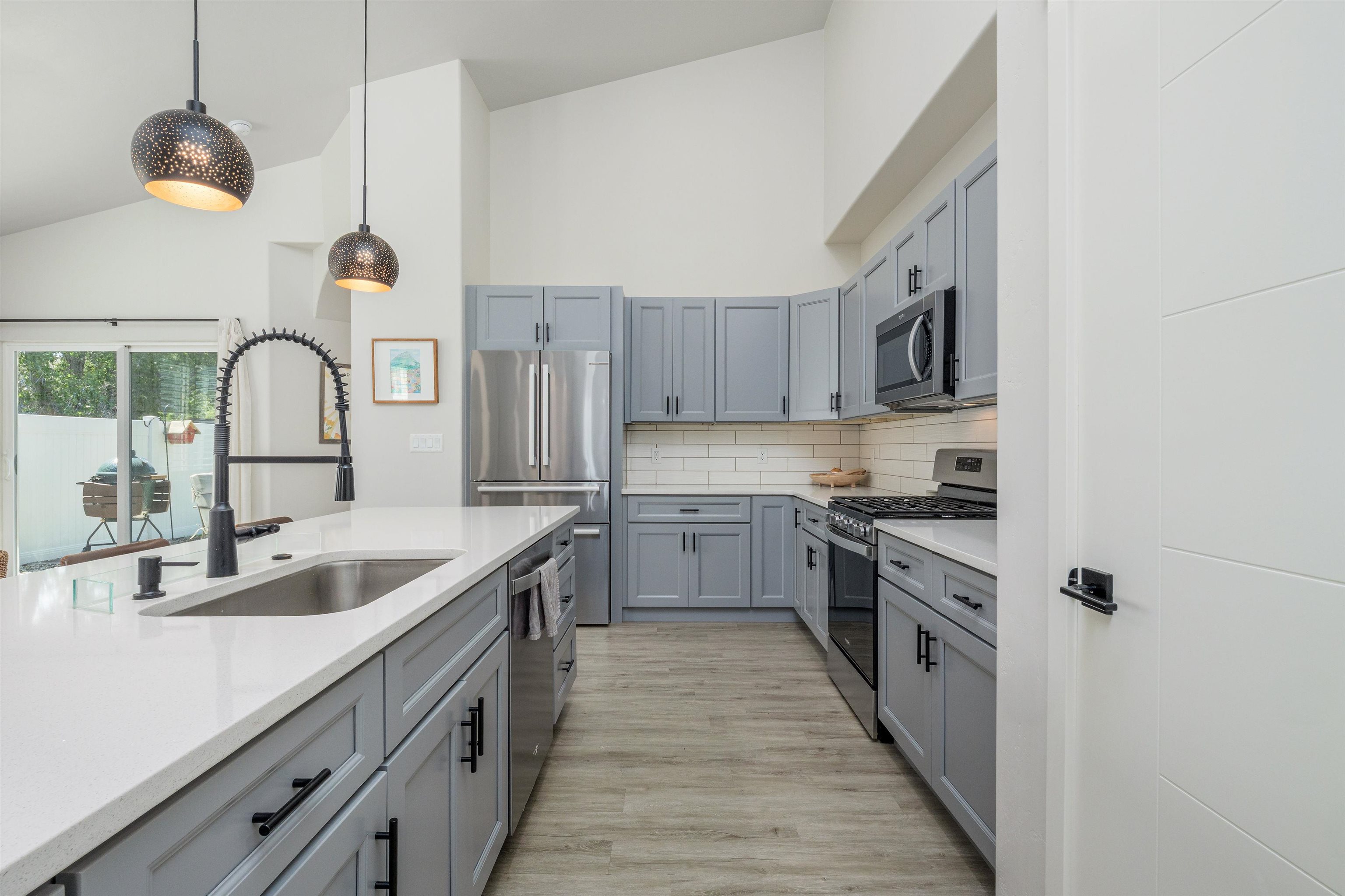 2459 Garden Road Property Photo 12