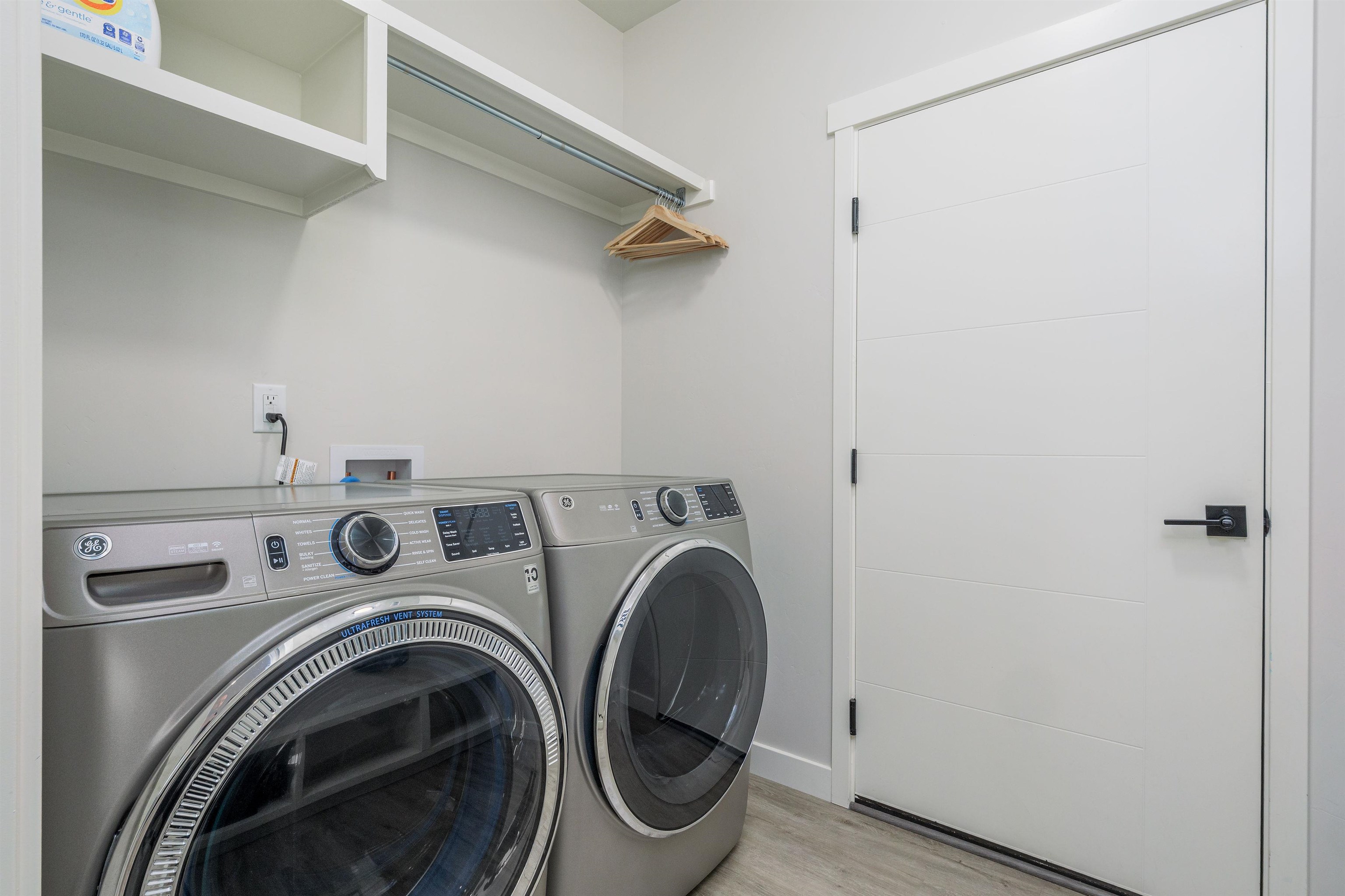 2459 Garden Road Property Photo 15