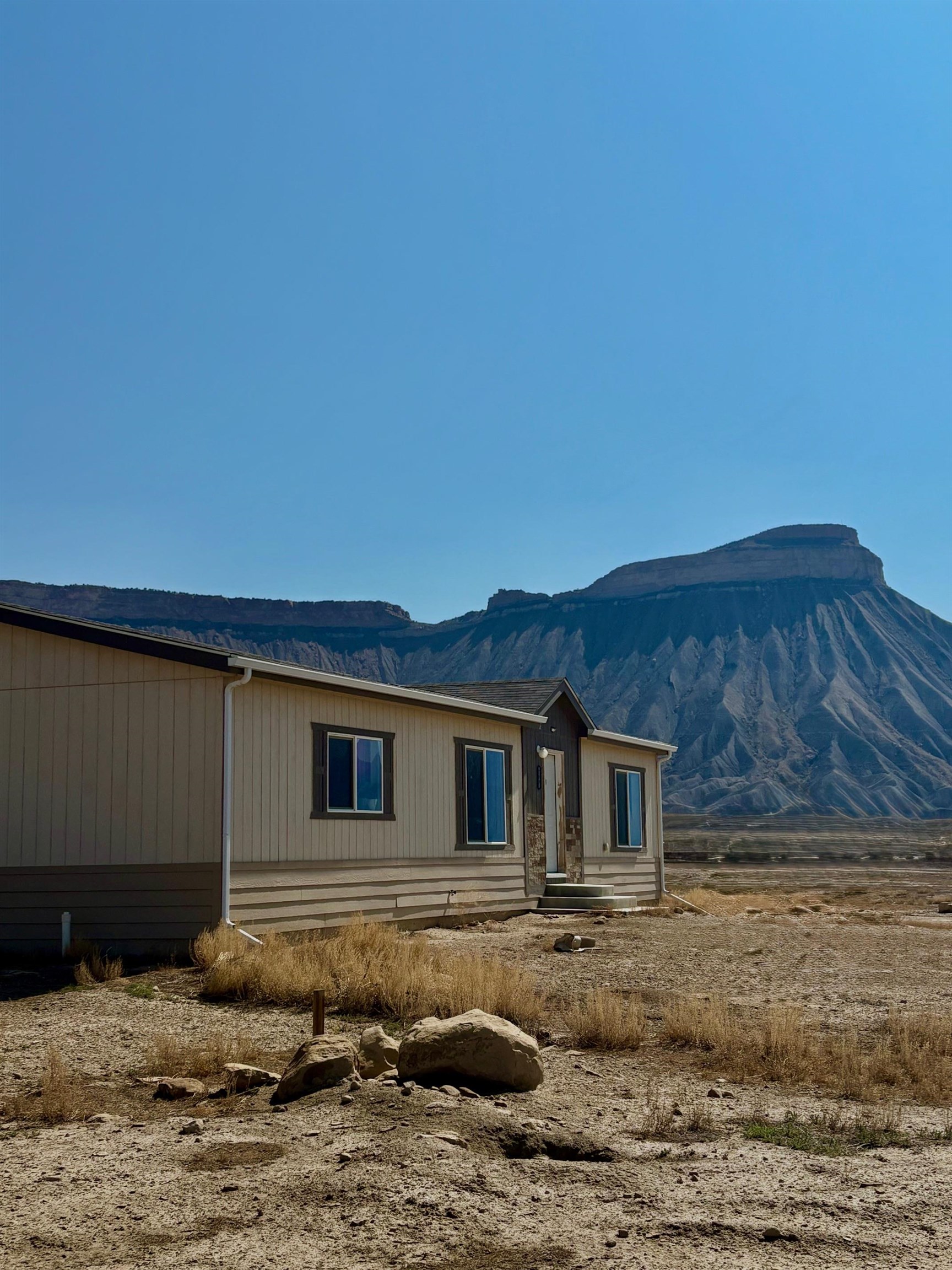 759 33 Road Property Photo 1