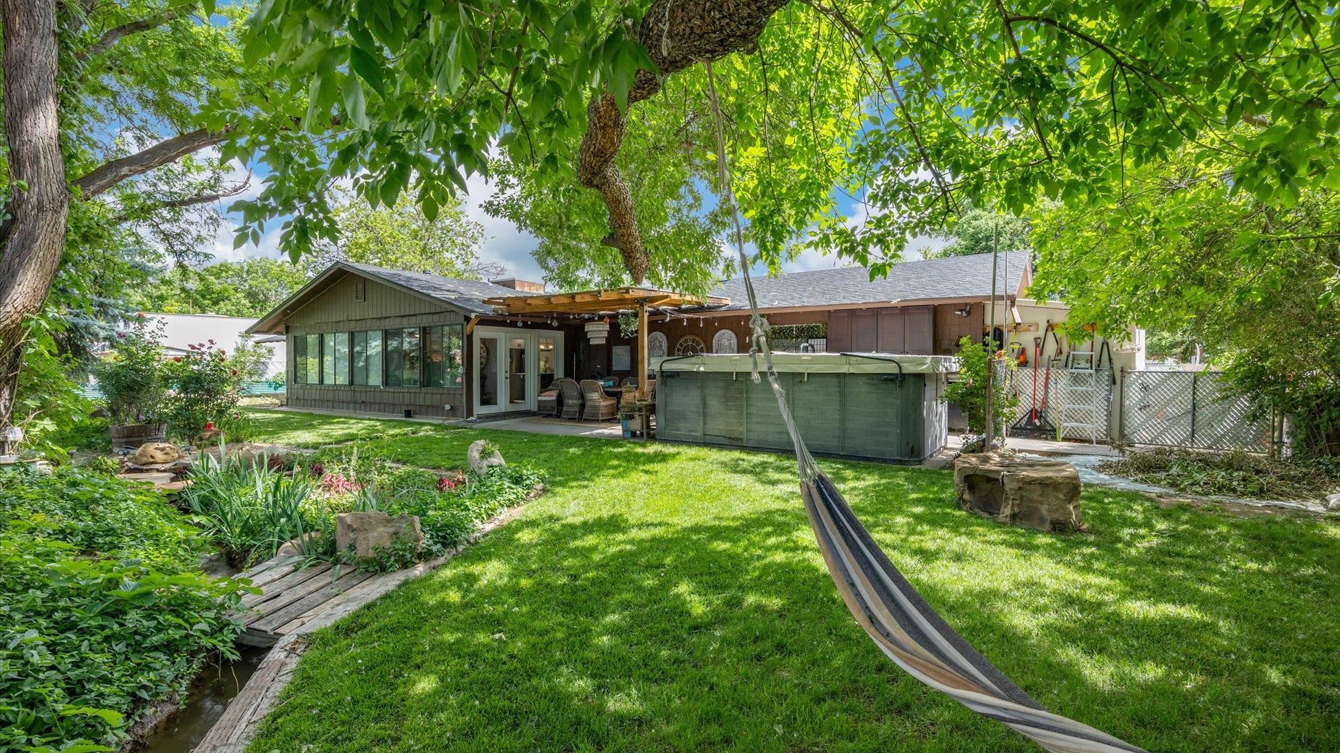 110 Bookcliff Avenue Property Photo 1