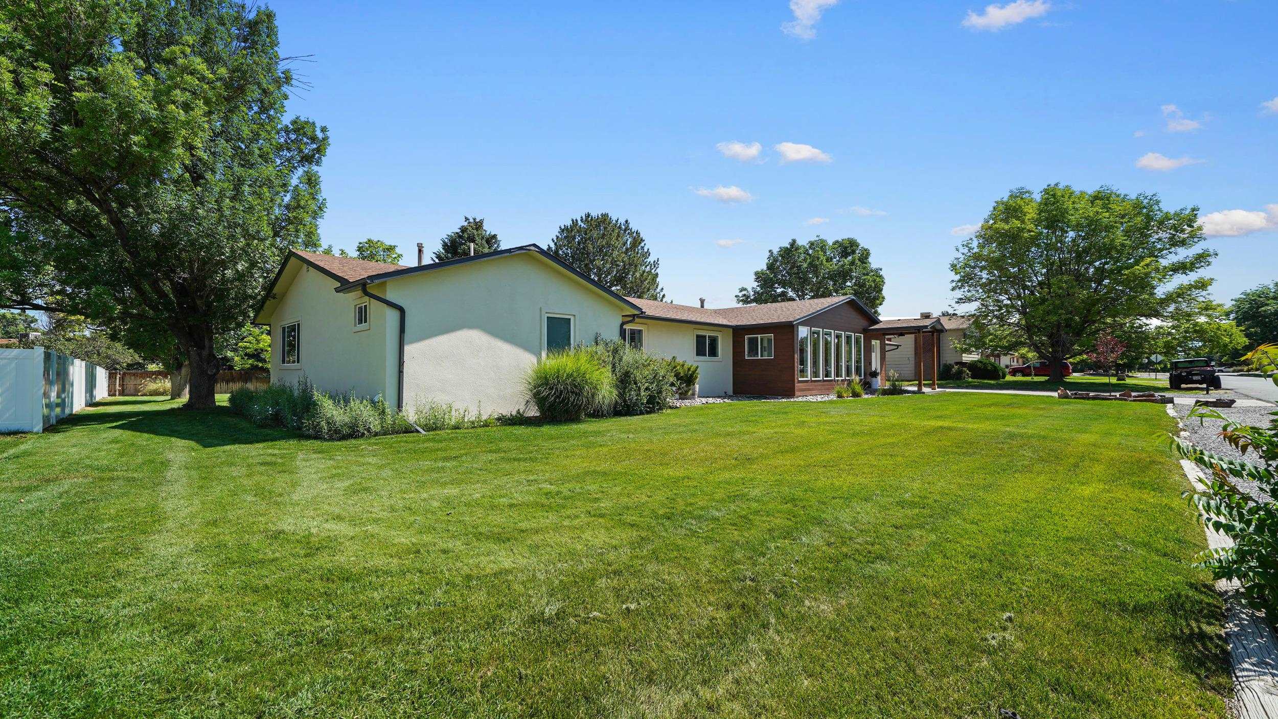 2230 Kingston Road Property Photo 3
