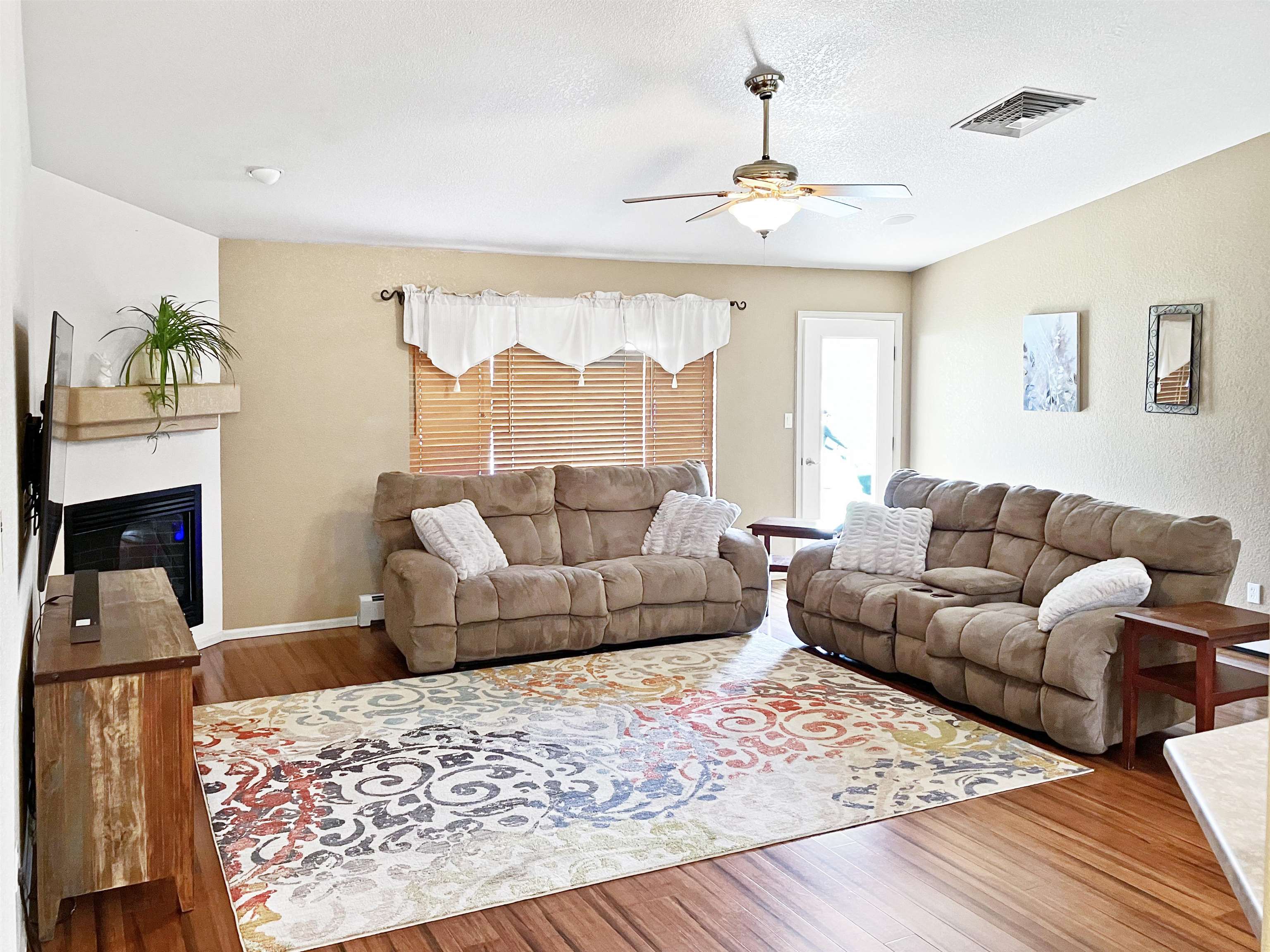 2853 Fenel Avenue Property Photo 9