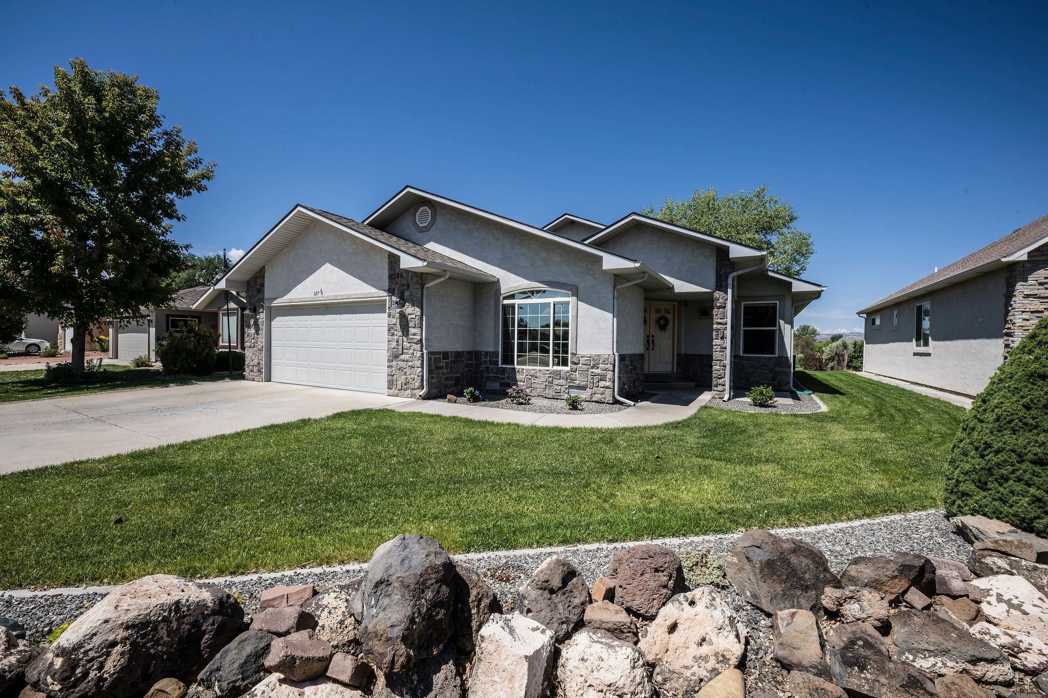 217 1/2 Dream Street Property Photo 1