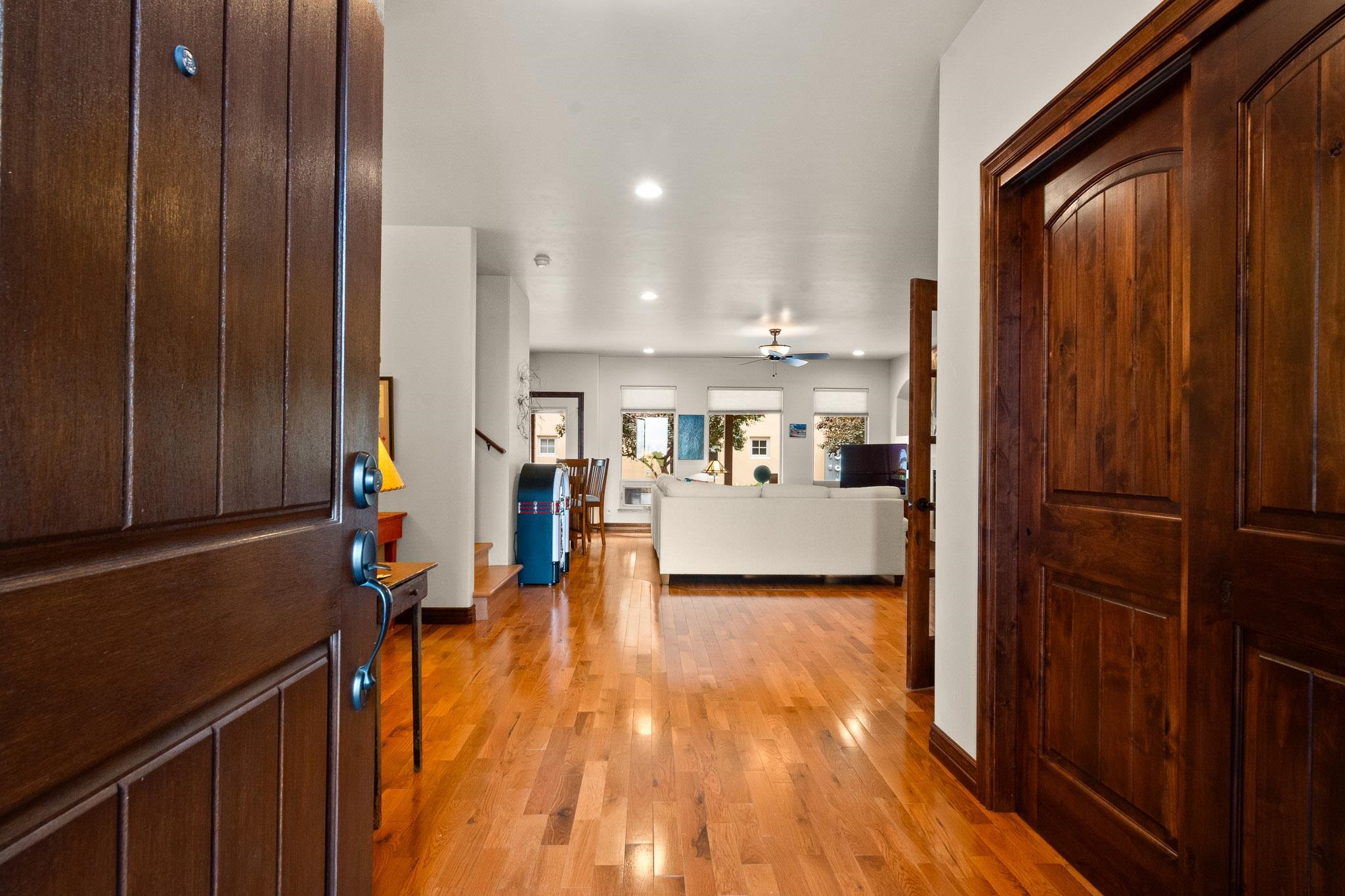 2061 S Broadway Property Photo 3