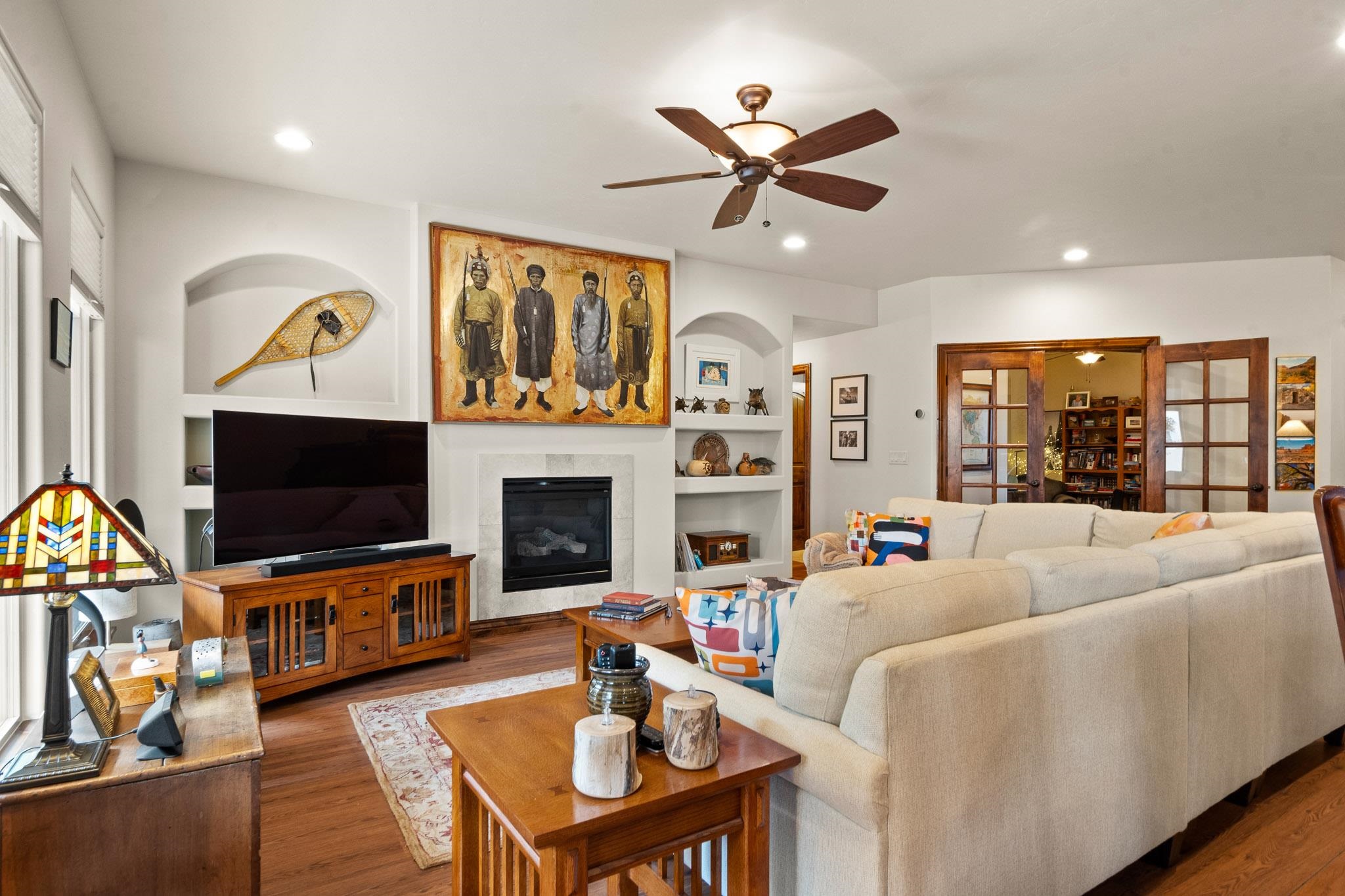 2061 S Broadway Property Photo 6
