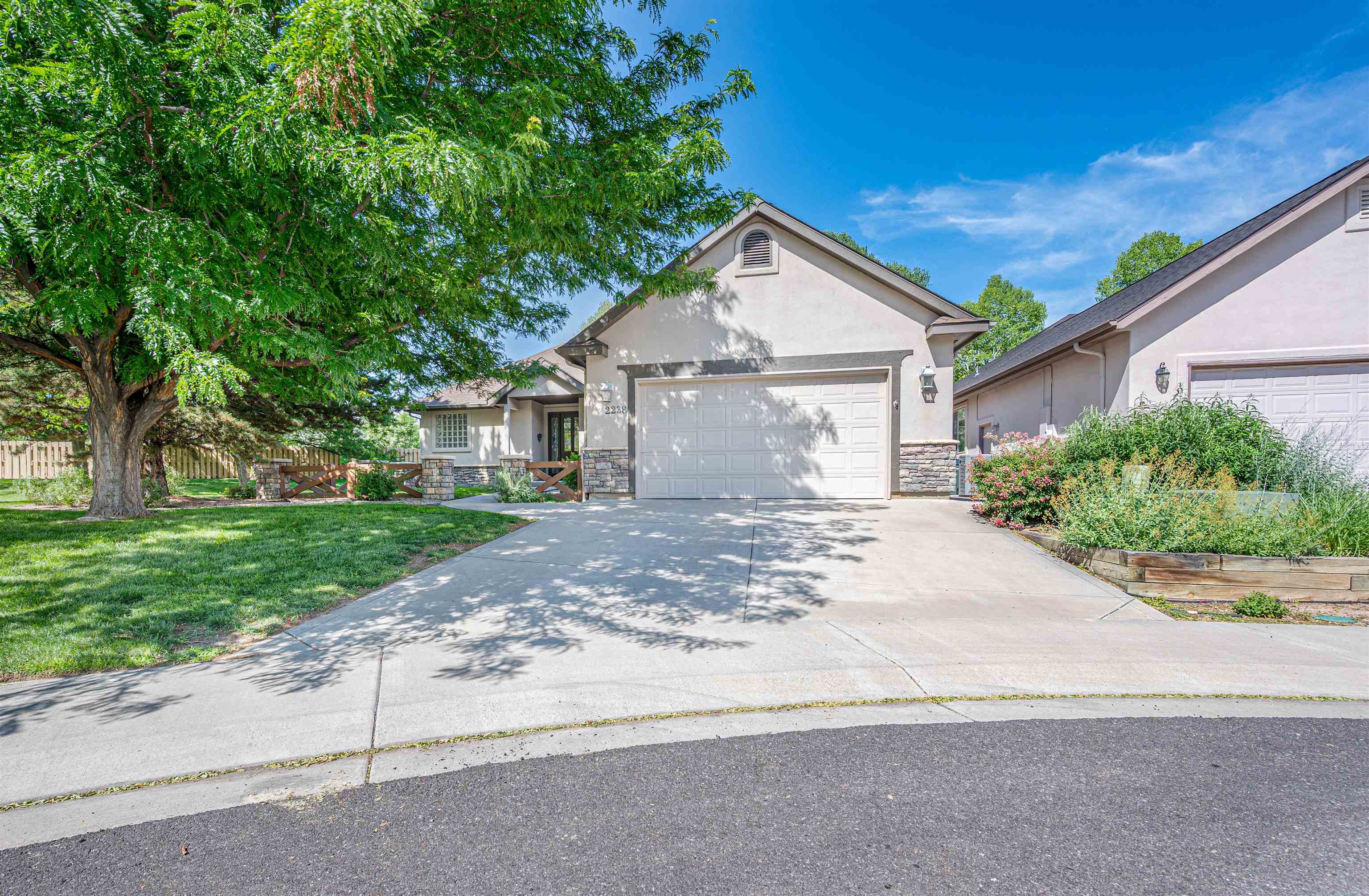2238 Fernwood Court Property Photo 1