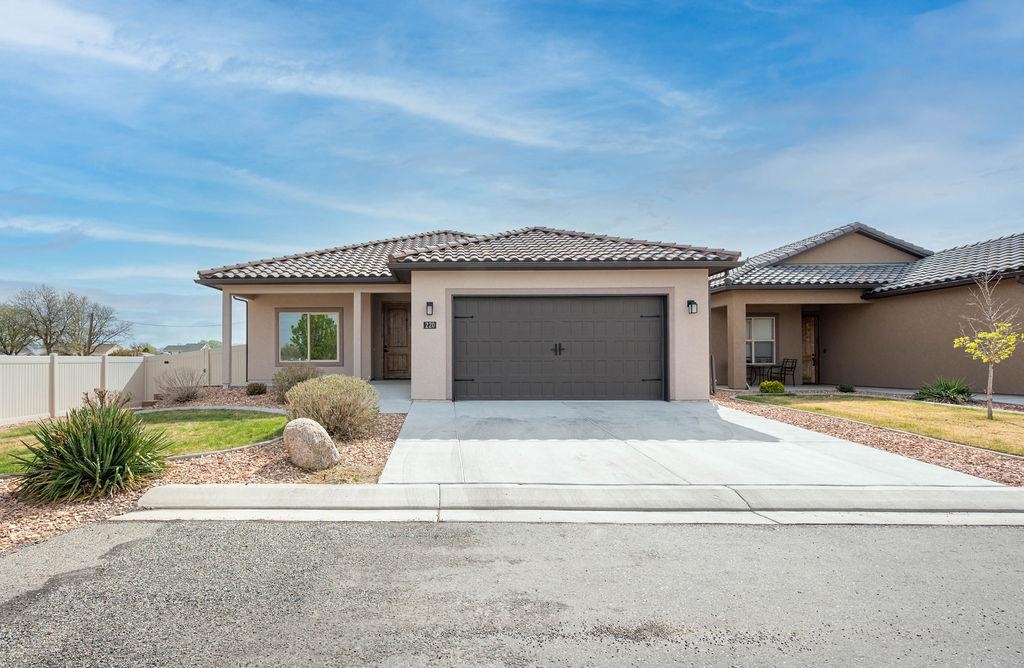 220 Love Mesa Drive Property Photo 1