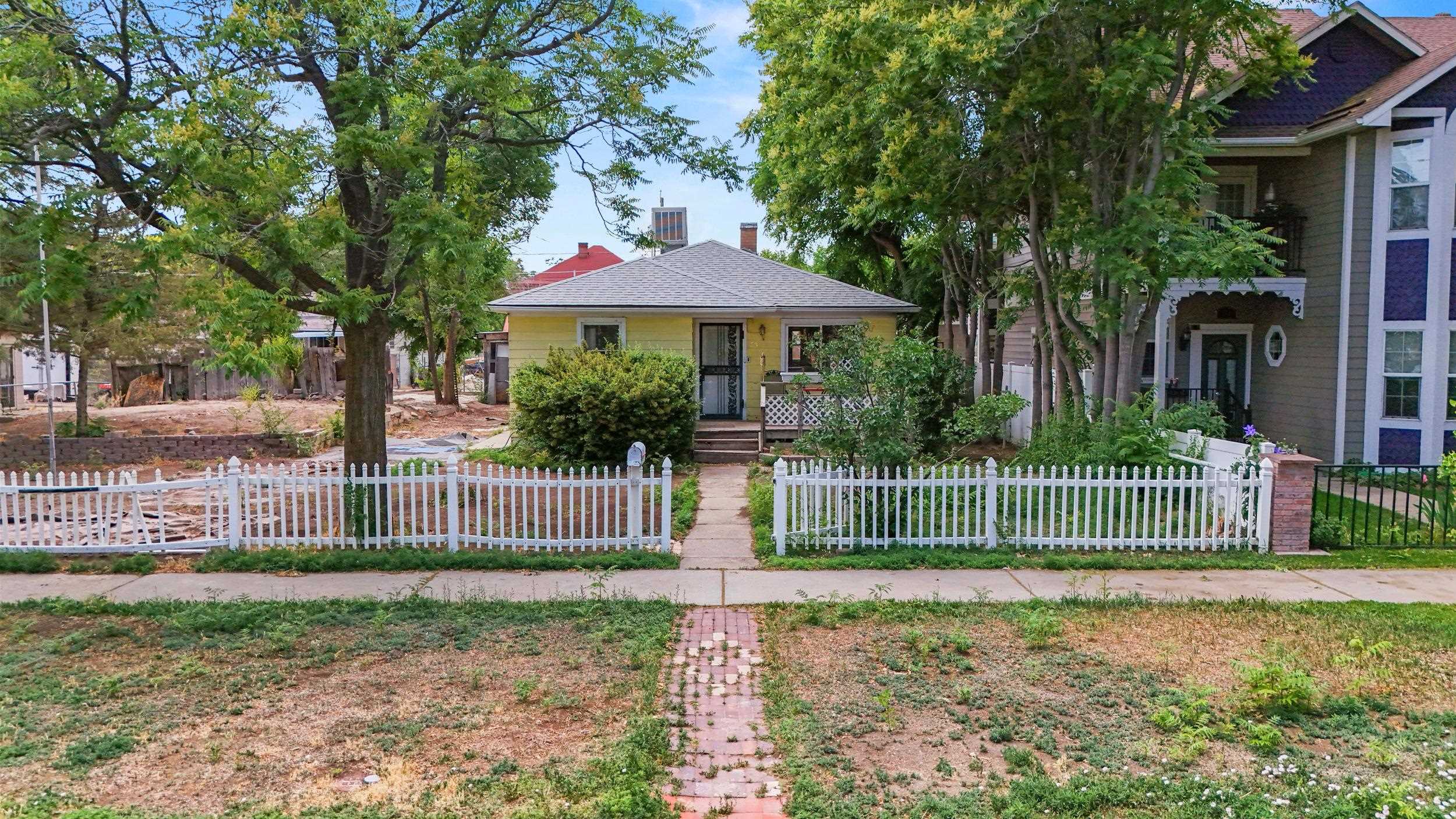 735 Teller Avenue Property Photo 1