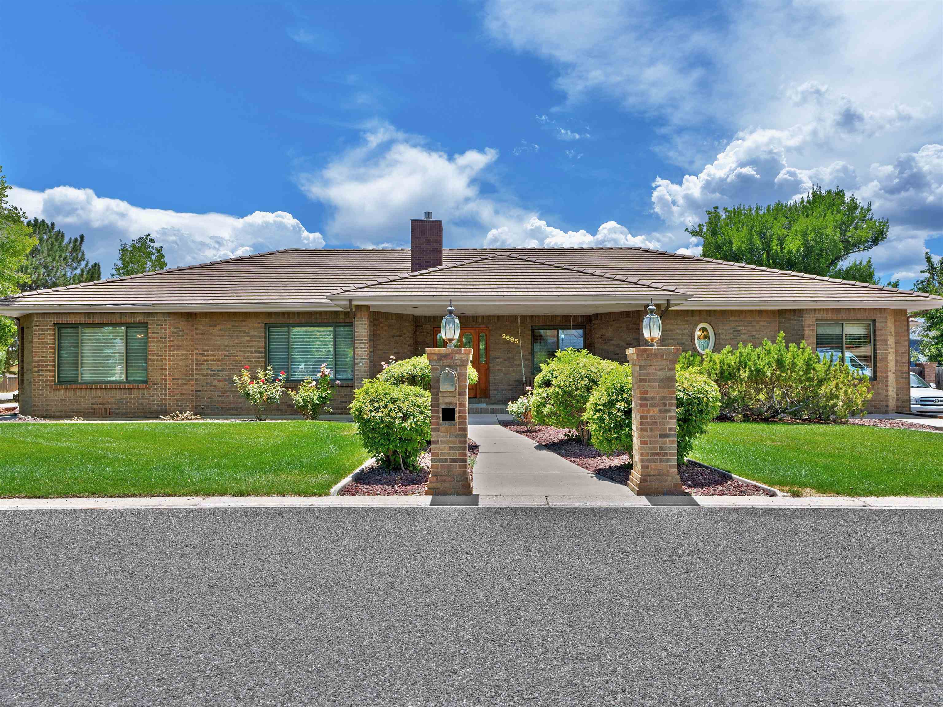 2695 Wilshire Court Property Photo 1