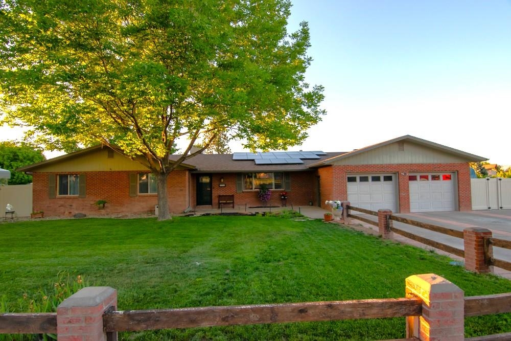 440 Meadows Way
