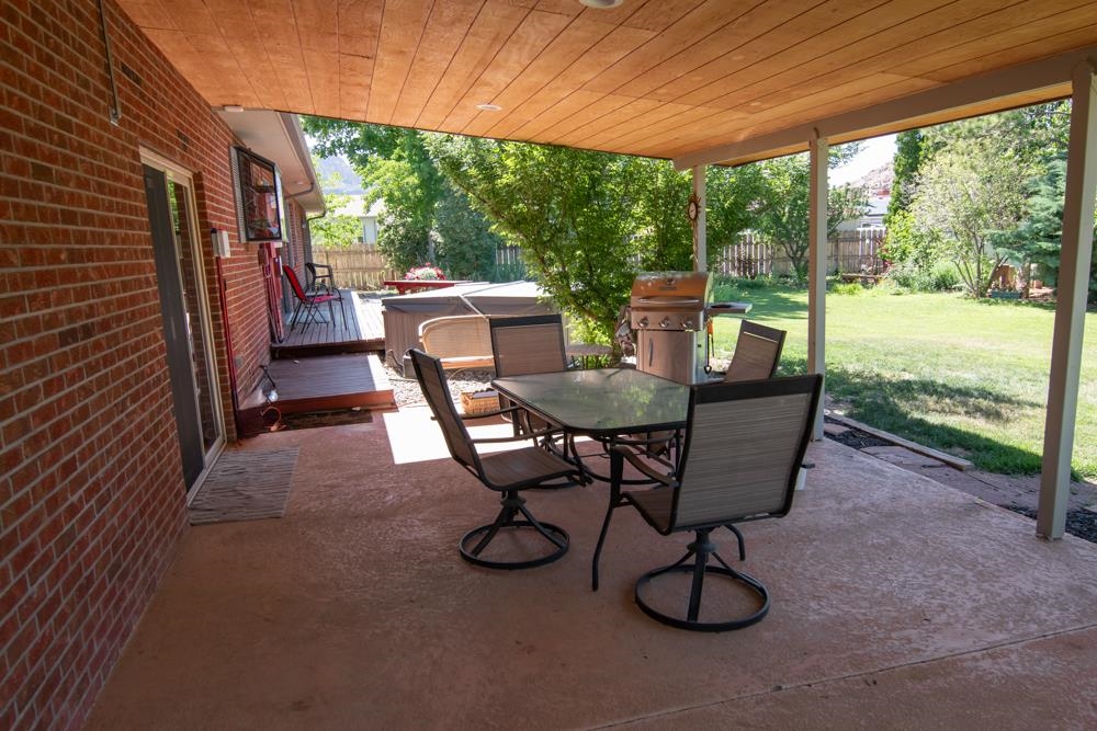 440 Meadows Way Property Photo 25