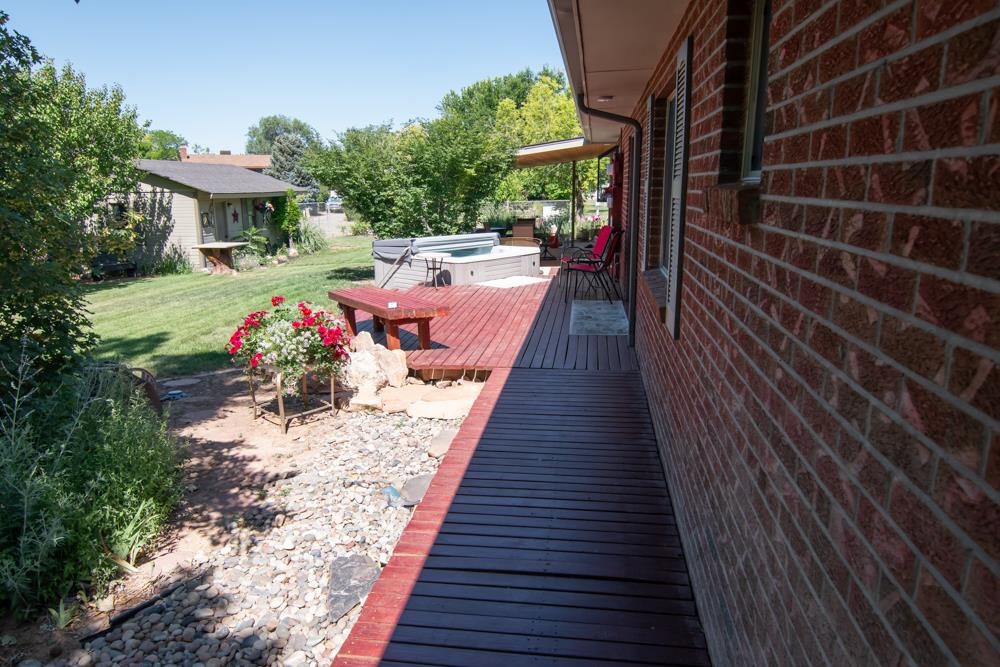 440 Meadows Way Property Photo 27