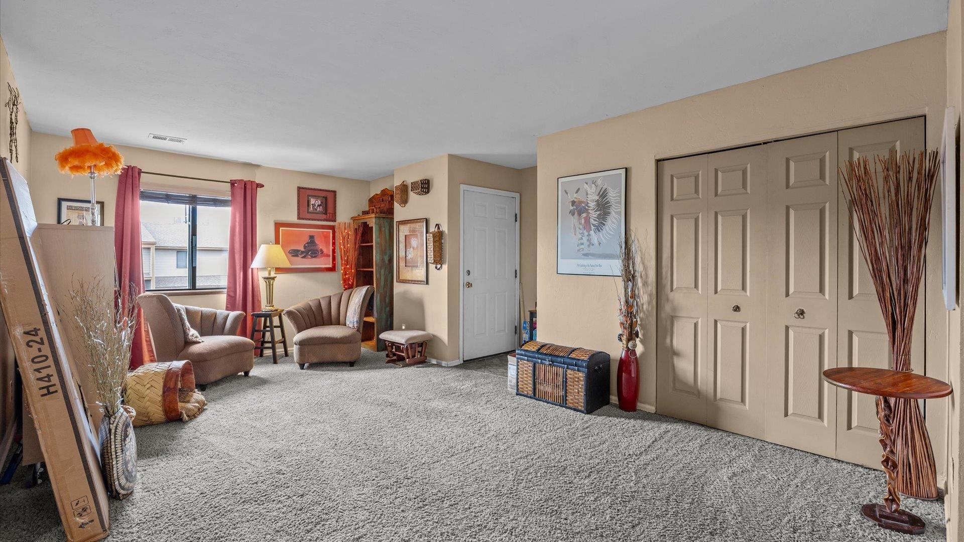 1102 E Carolina Avenue Property Photo 3