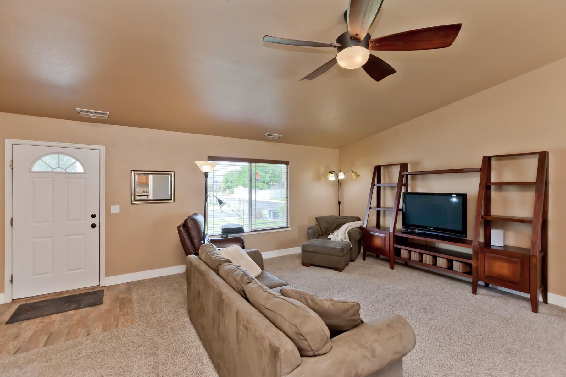 2860 Basil Place Property Photo 4