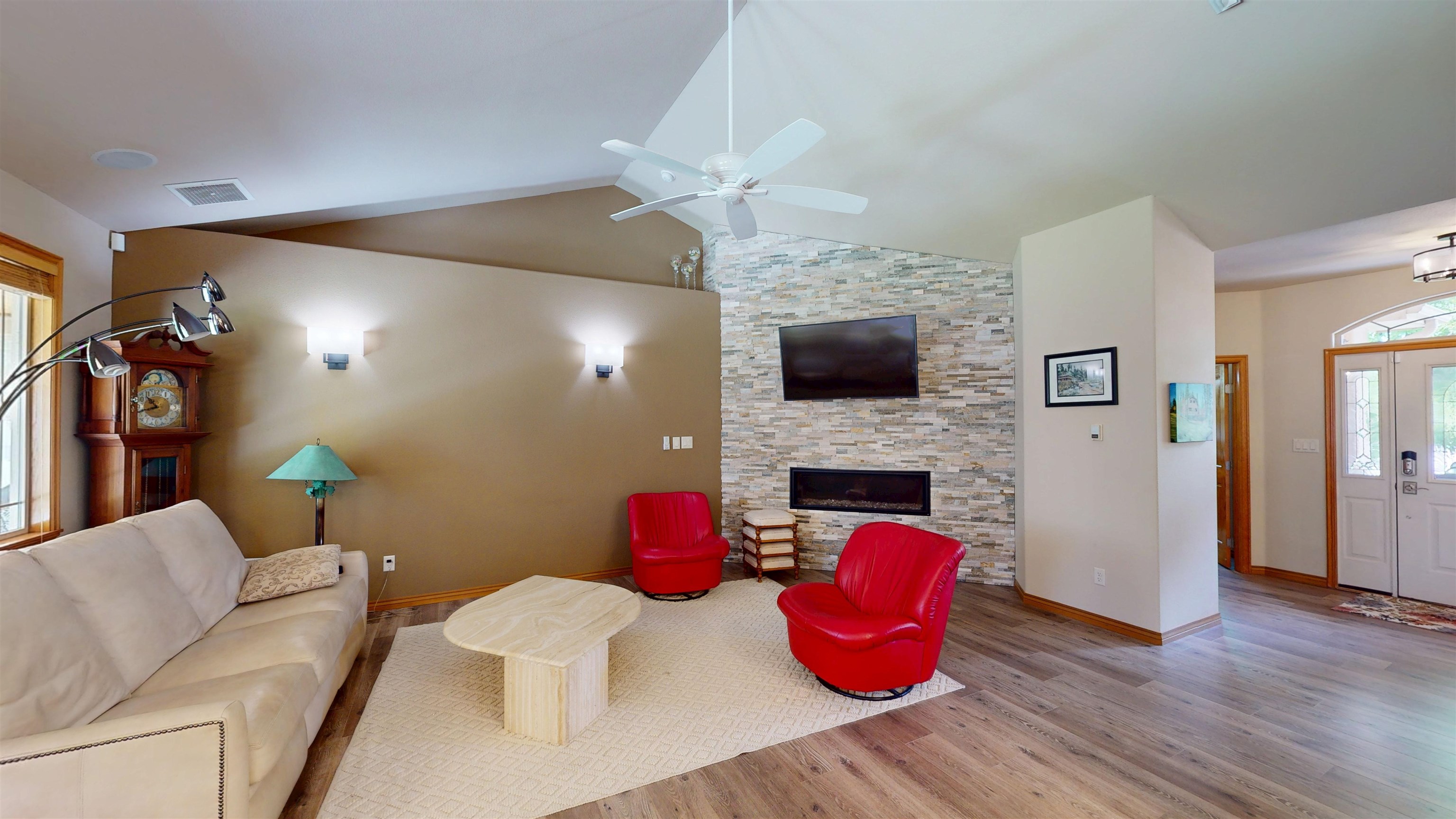 2069 Pannier Court Property Photo 2