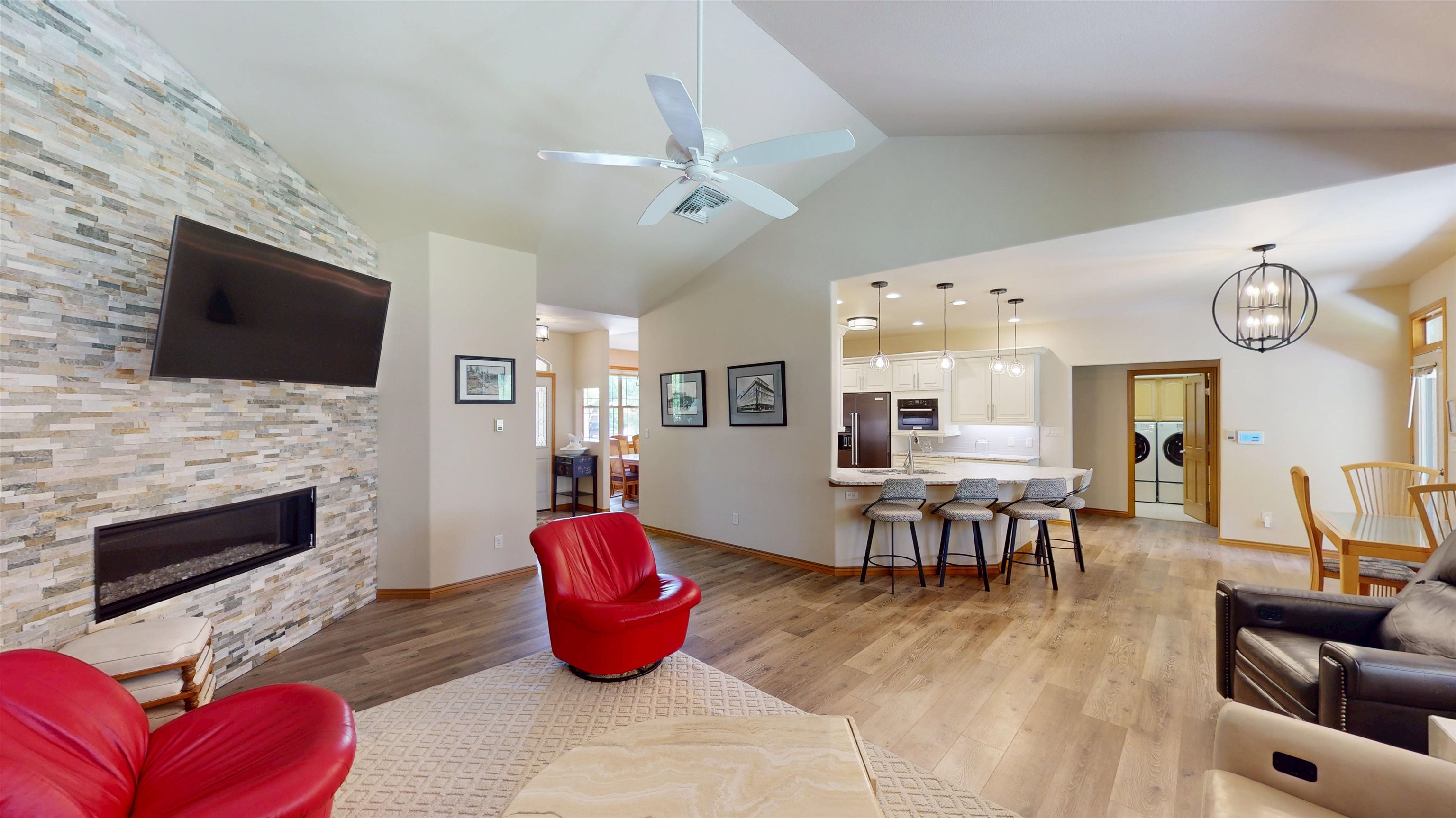 2069 Pannier Court Property Photo 3