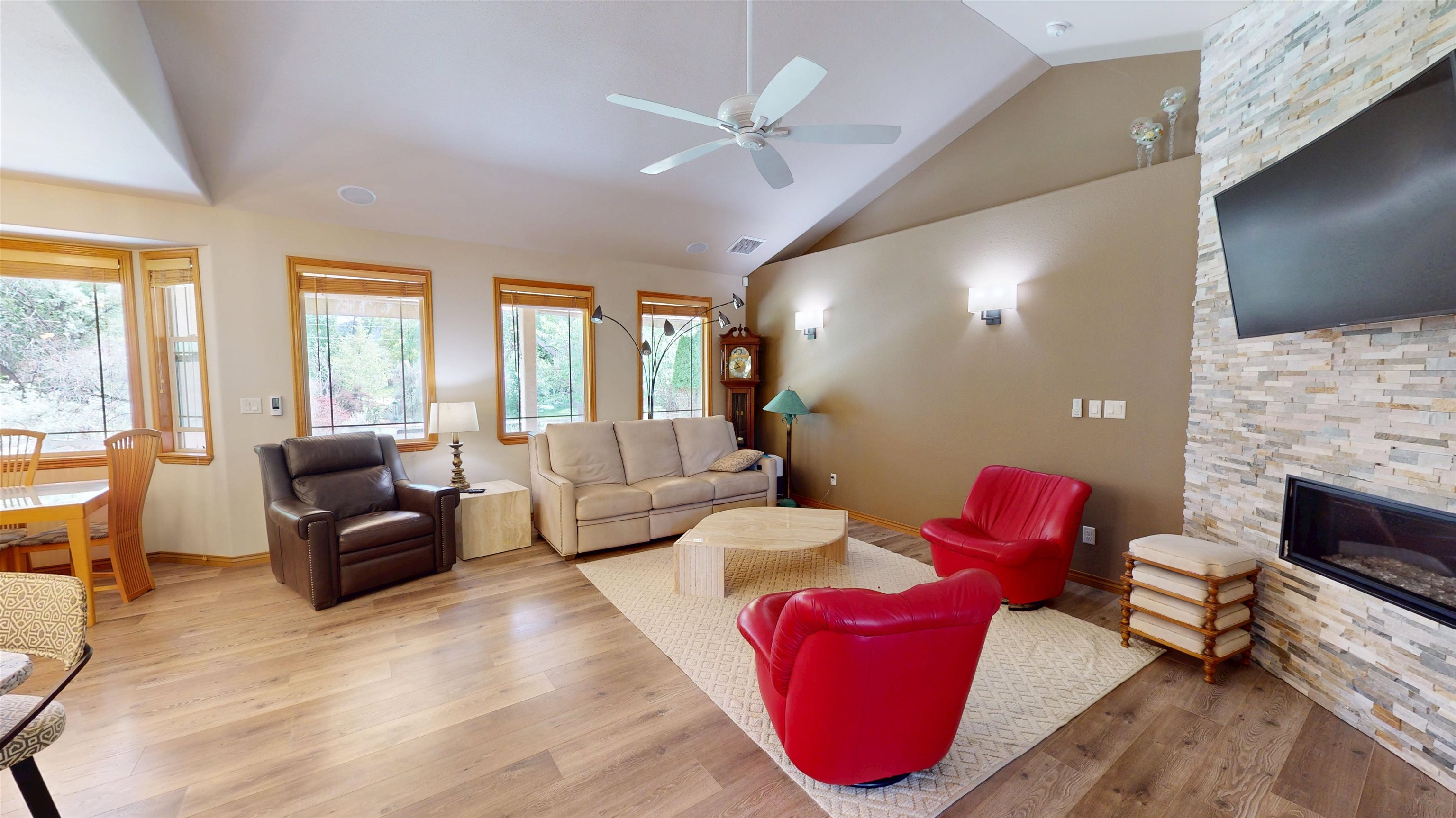 2069 Pannier Court Property Photo 5
