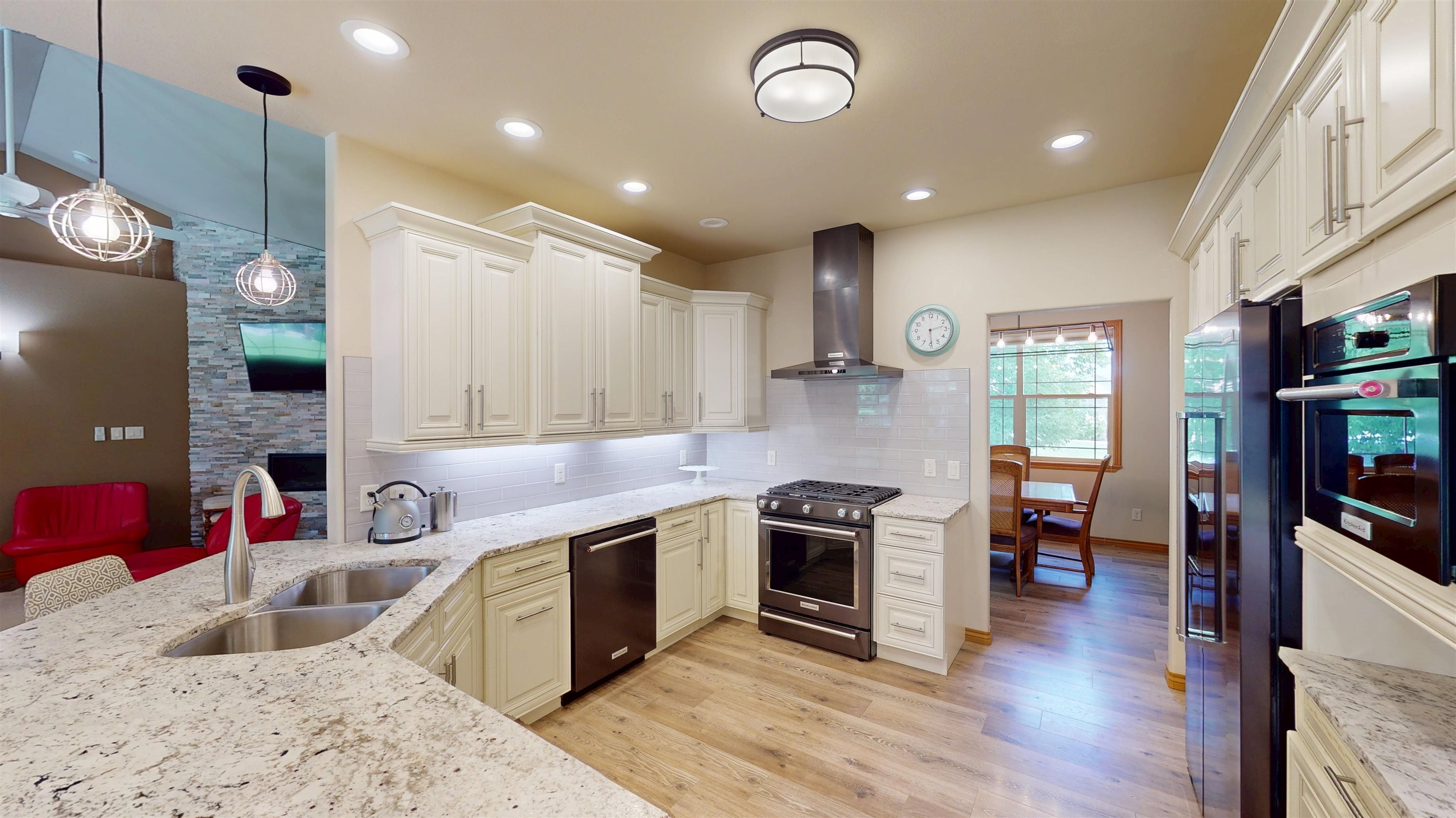 2069 Pannier Court Property Photo 7