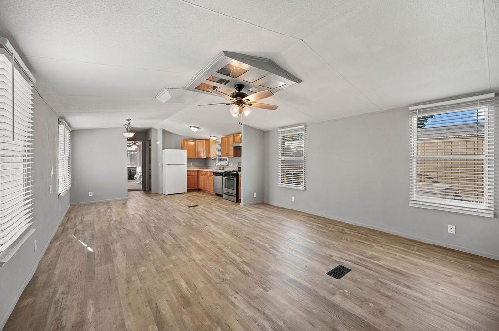 534 1/2 Normandy Way Property Photo 3