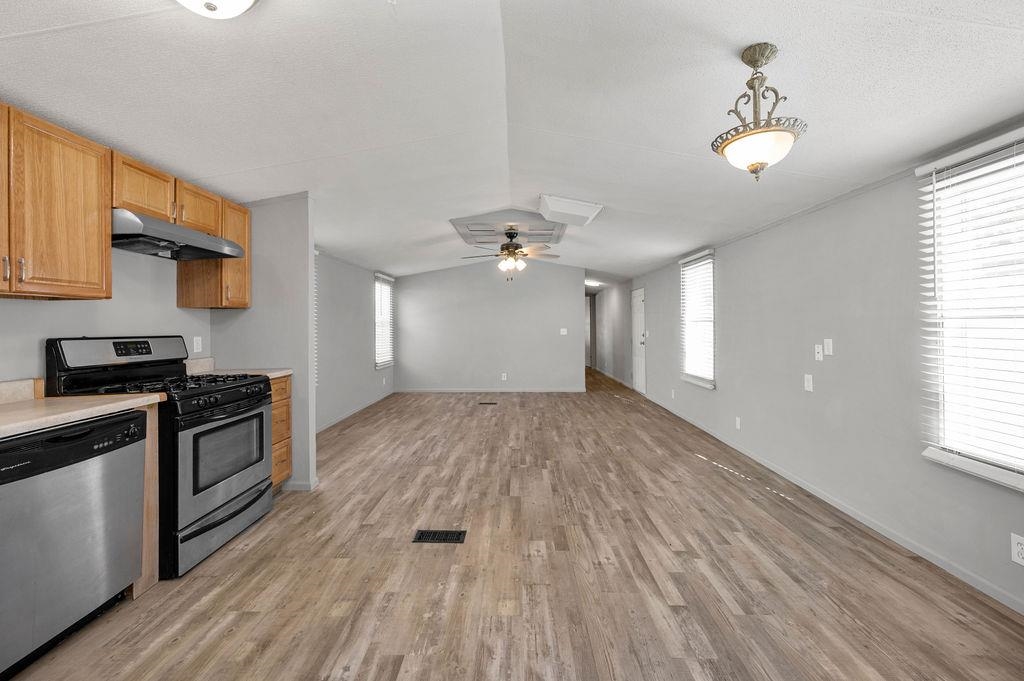 534 1/2 Normandy Way Property Photo 5