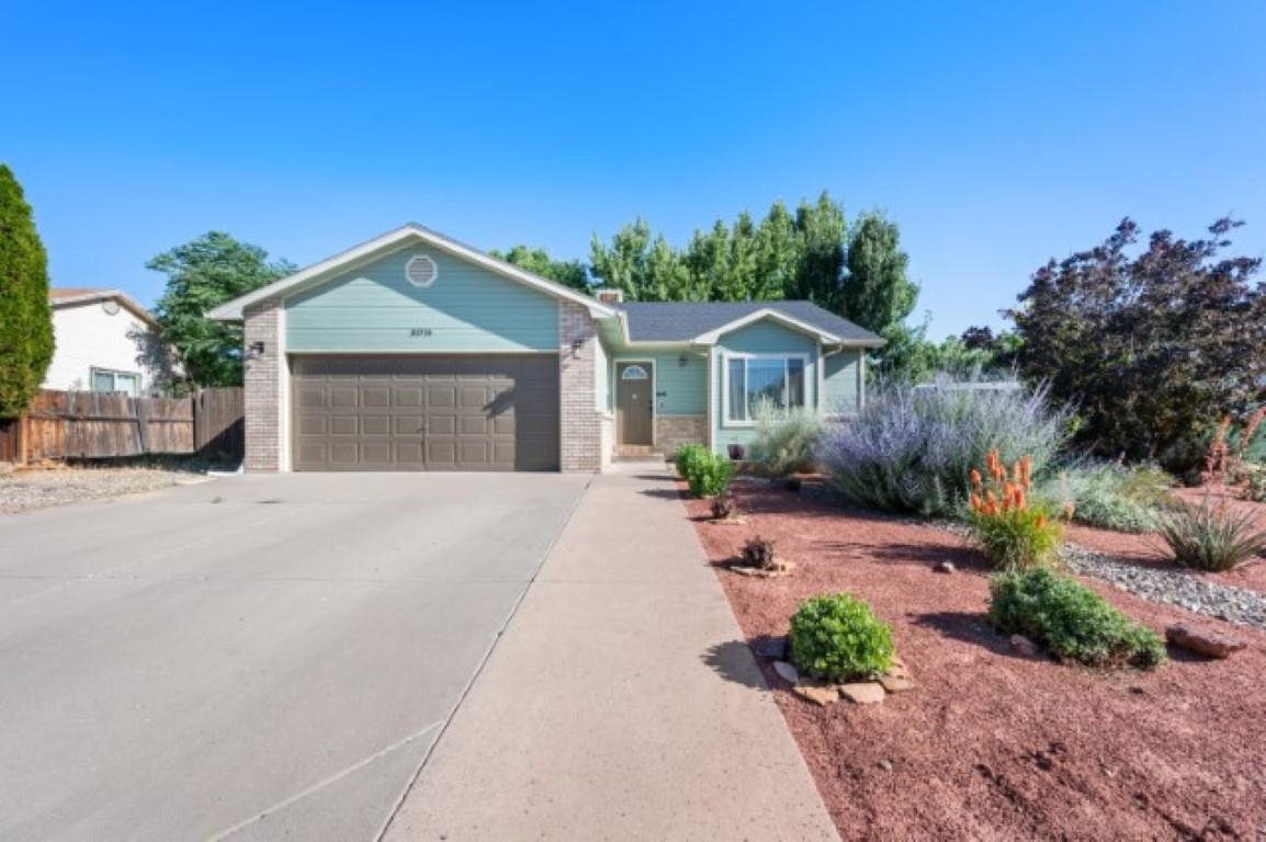 3275 1/2 S Mountain Oak Court Property Photo 1