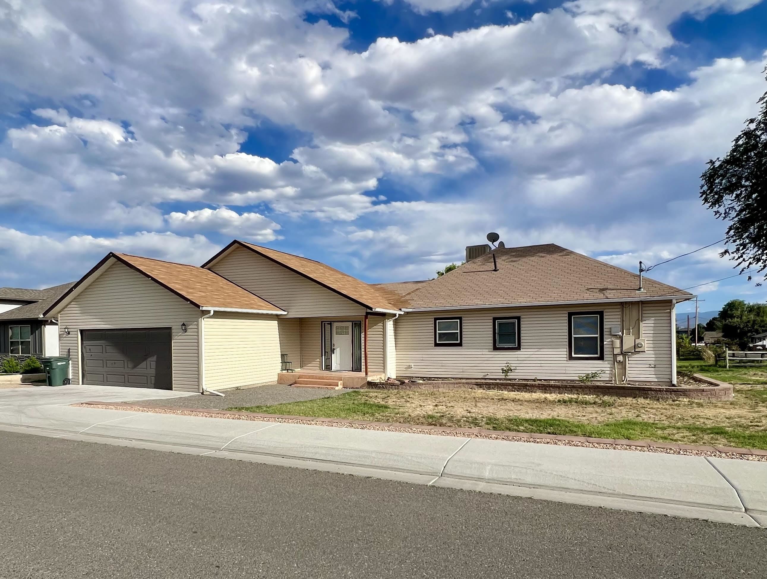 2951 Bret Drive Property Photo 1