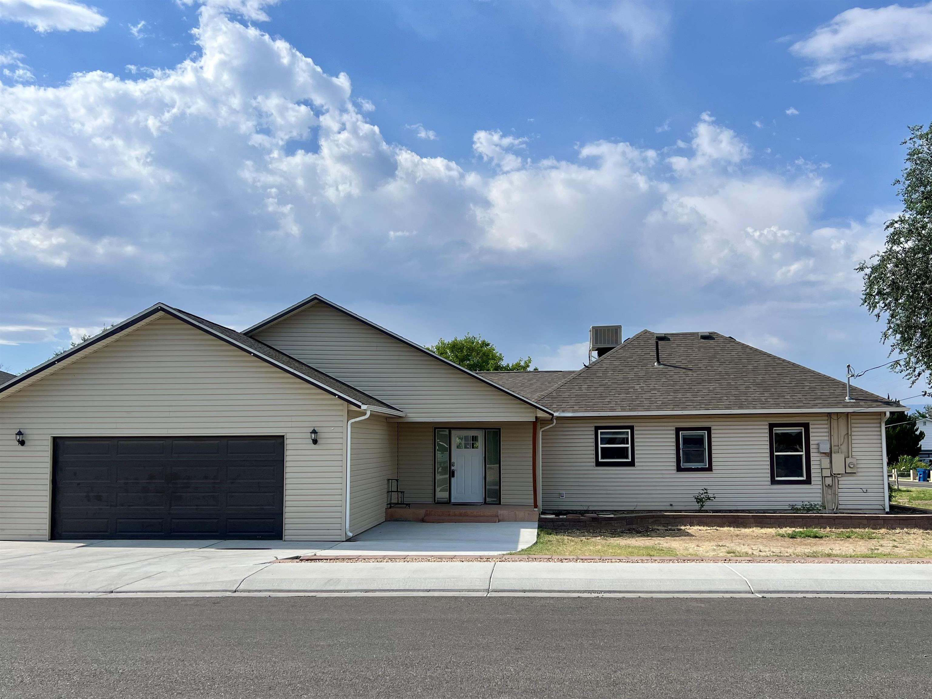 2951 Bret Drive Property Photo 1