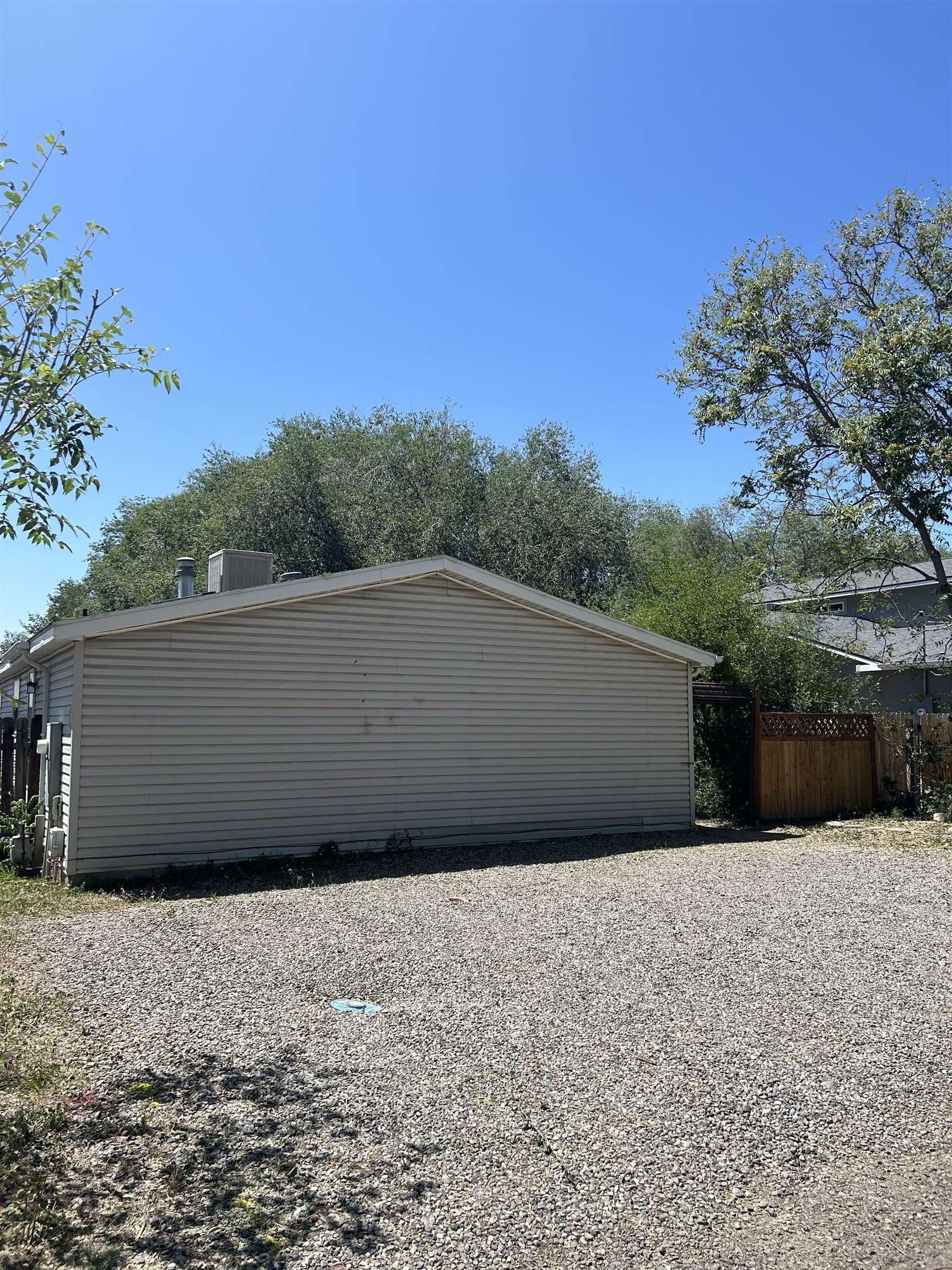 301 Pine Street Property Photo 2
