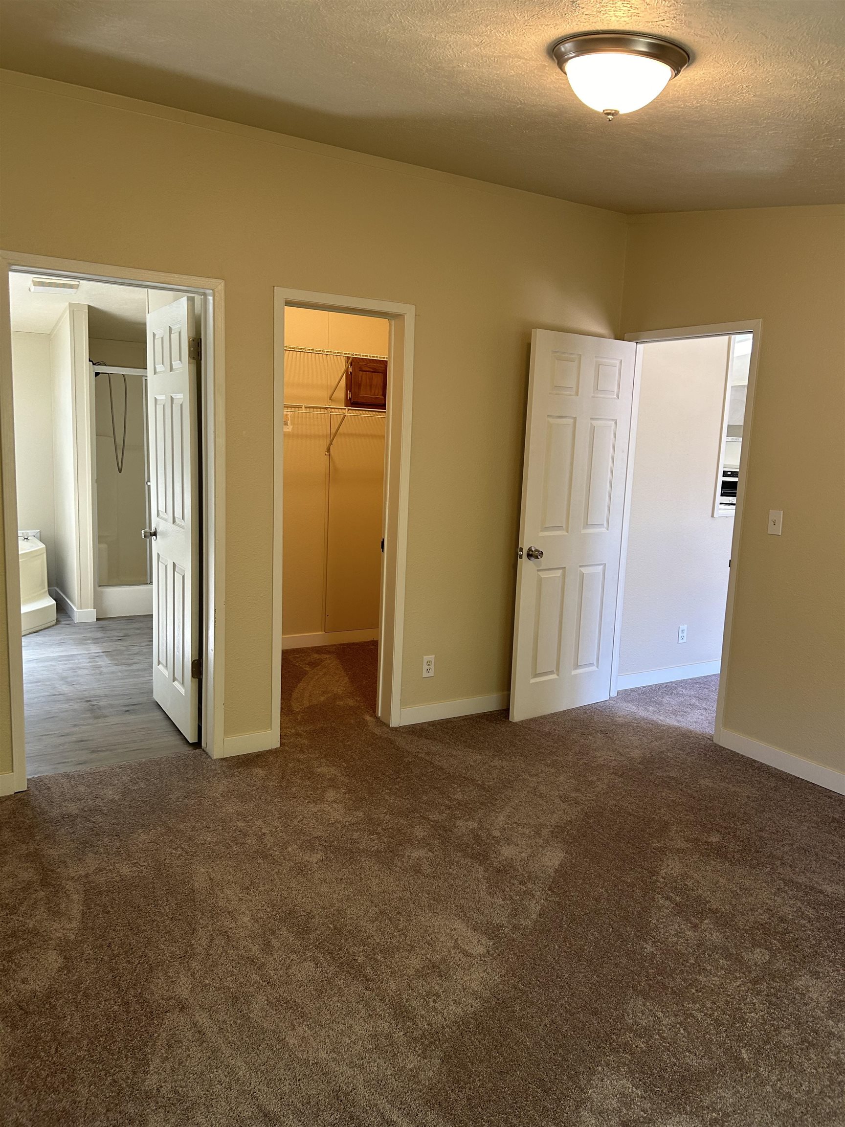 301 Pine Street Property Photo 5