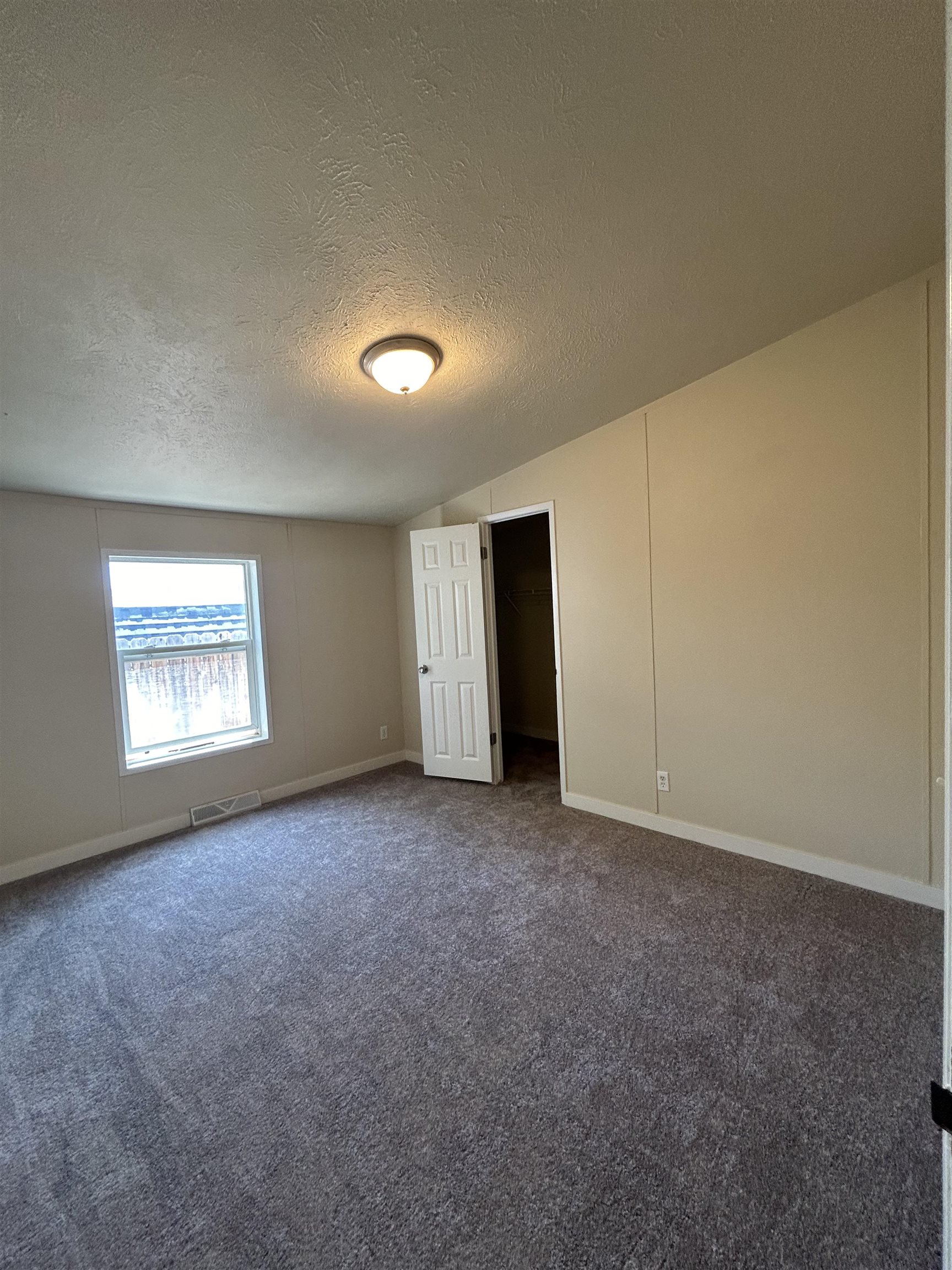 301 Pine Street Property Photo 15