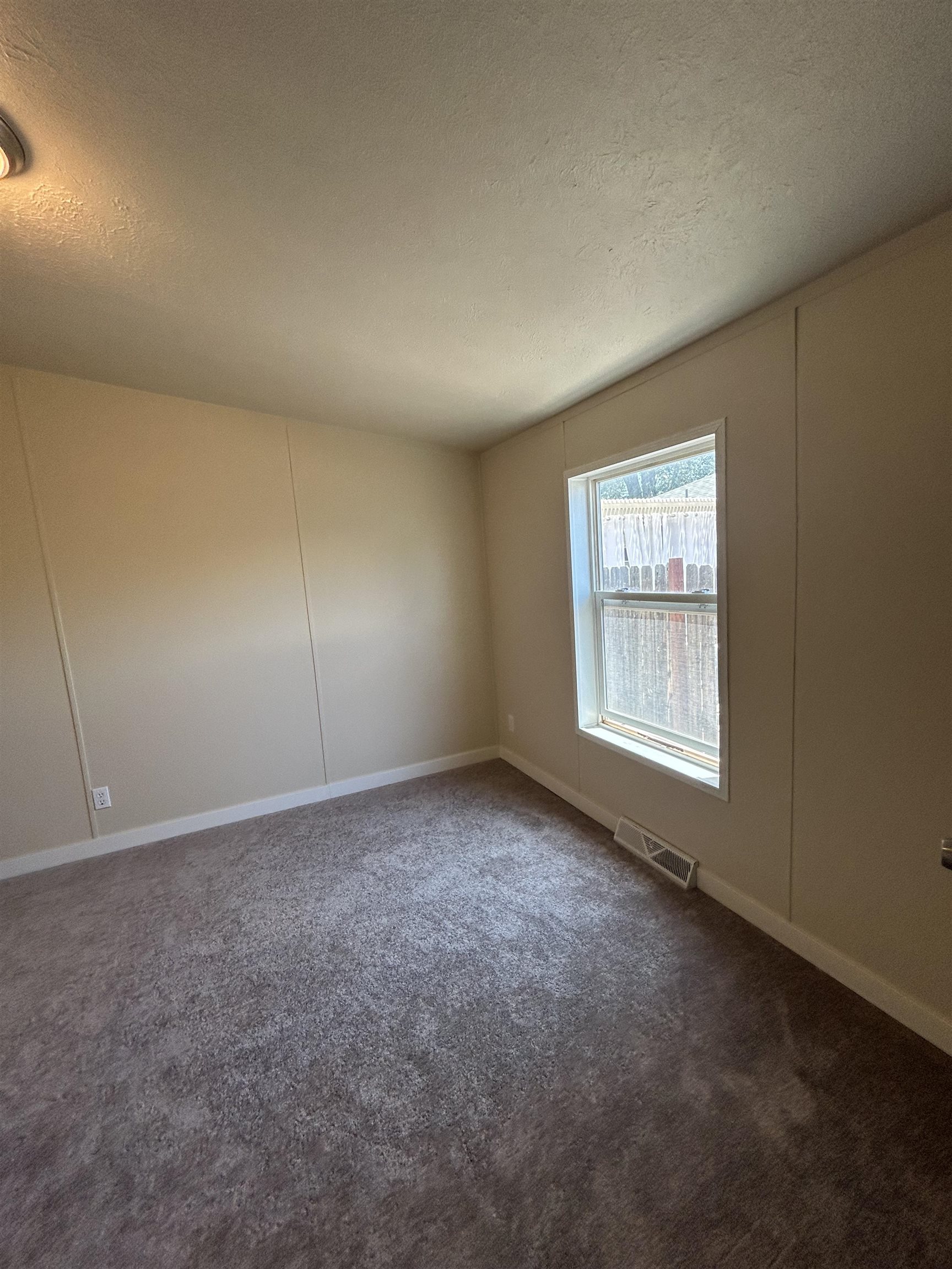 301 Pine Street Property Photo 16