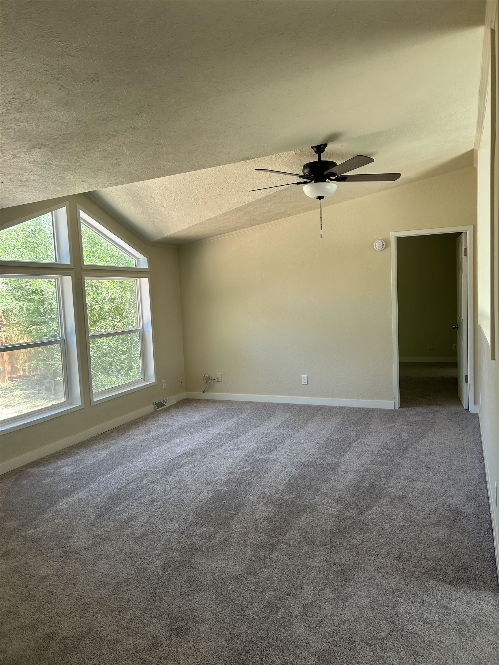 301 Pine Street Property Photo 22
