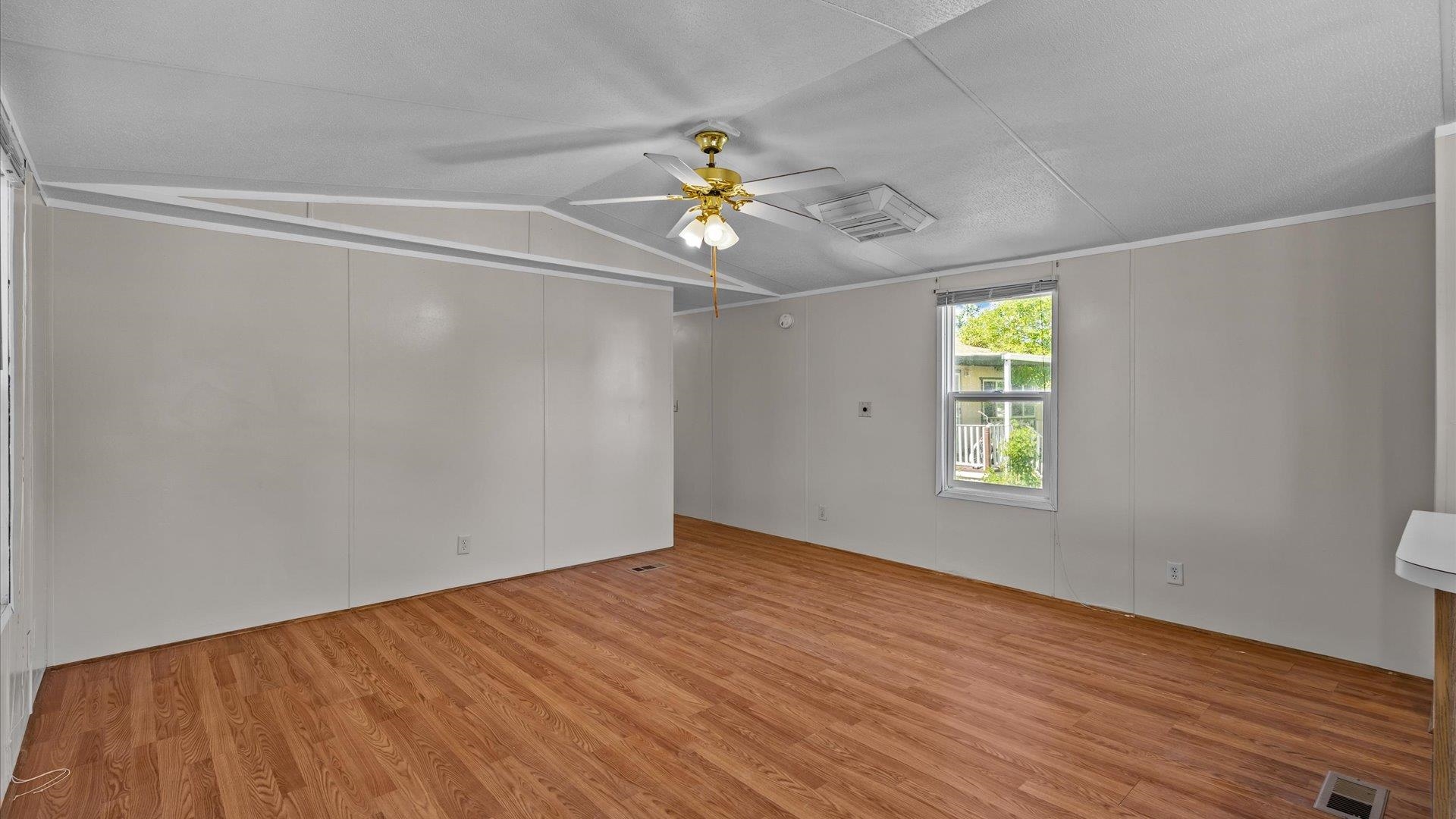 3263 Friendship Drive Property Photo 3