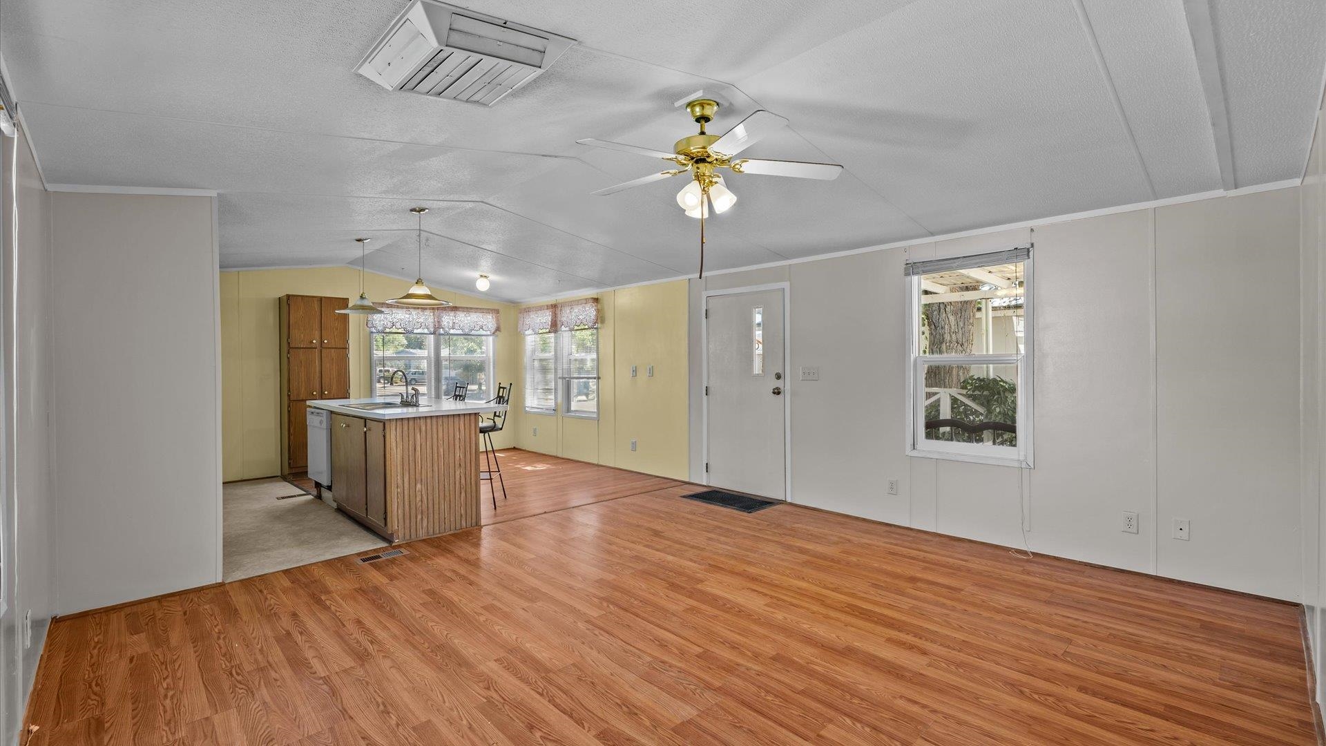 3263 Friendship Drive Property Photo 4