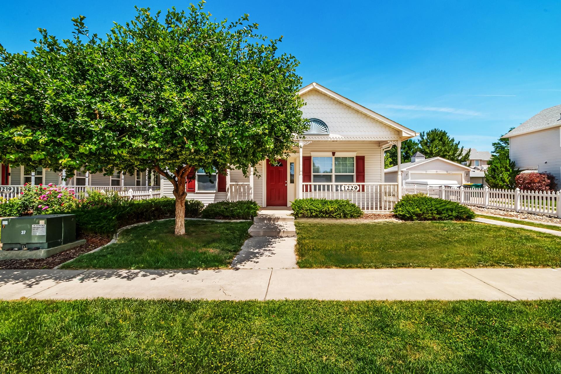 1229 Windsor Park Drive Property Photo 1