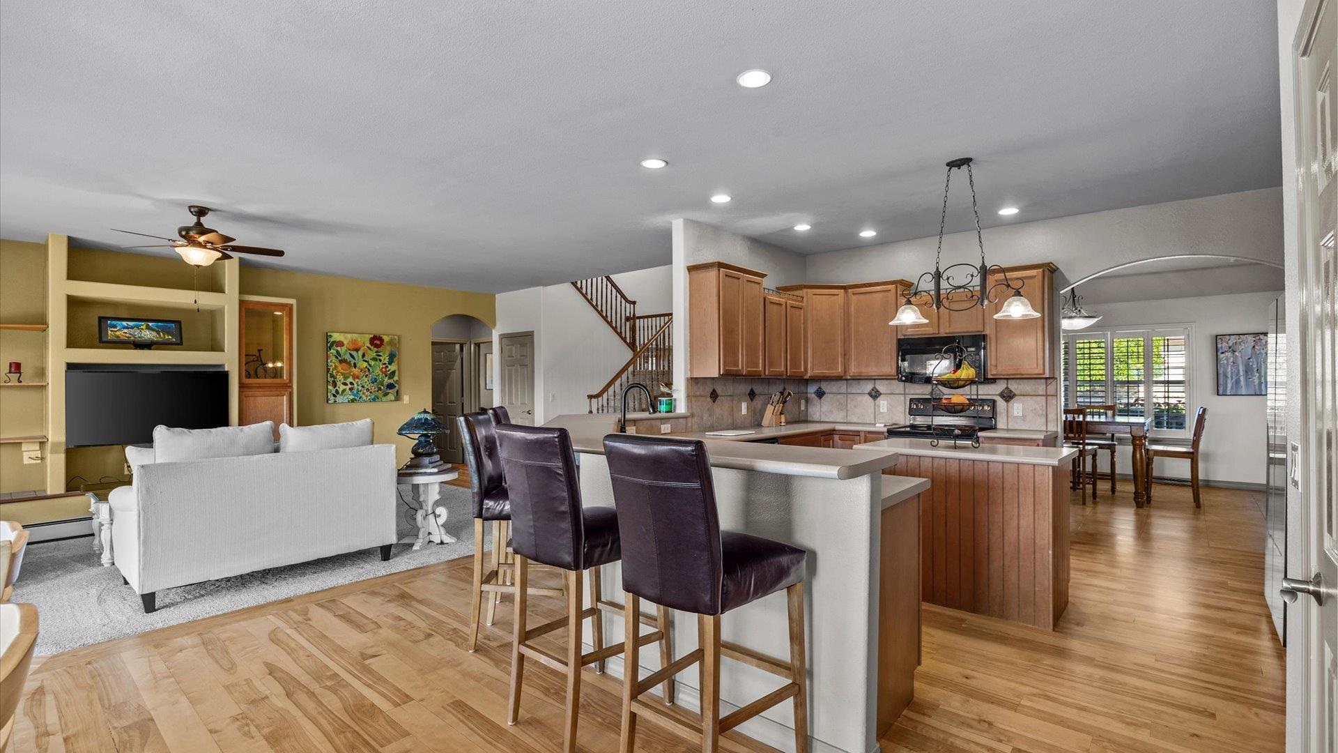 864 S Haven Crest Court Property Photo 3