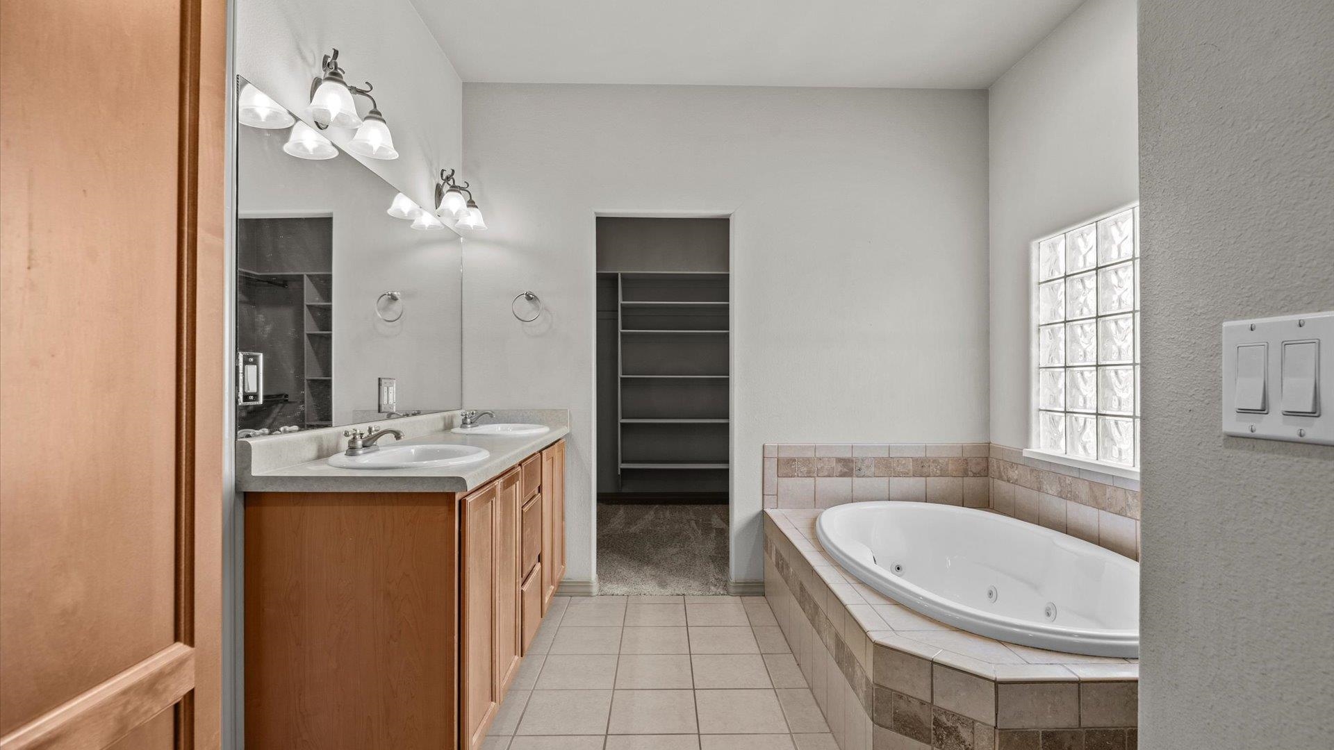 864 S Haven Crest Court Property Photo 22