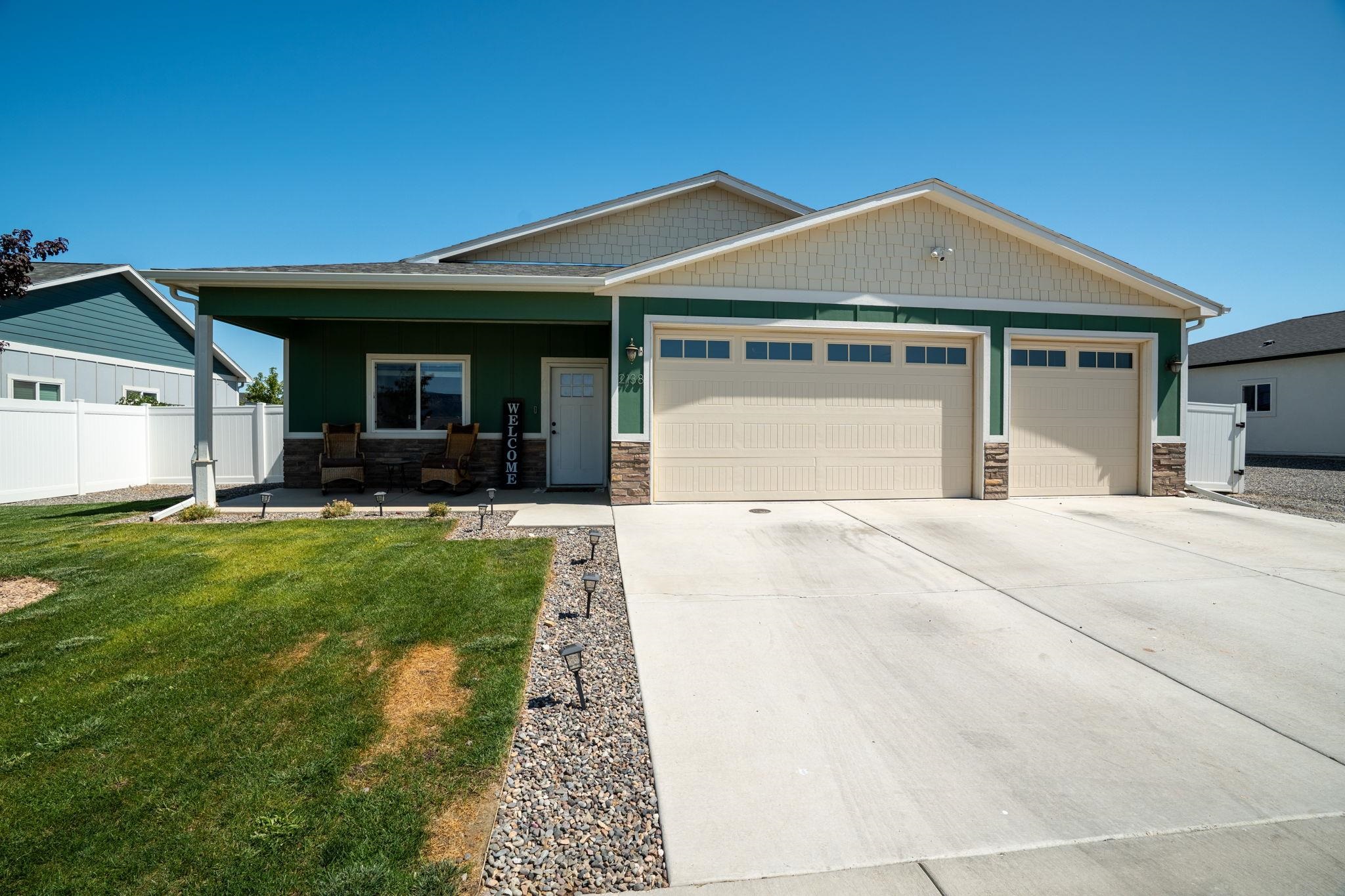 2138 Slope Creek Avenue Property Photo 1