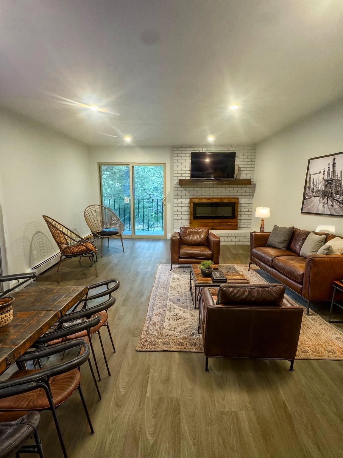 373 Ridges Boulevard Property Photo 3