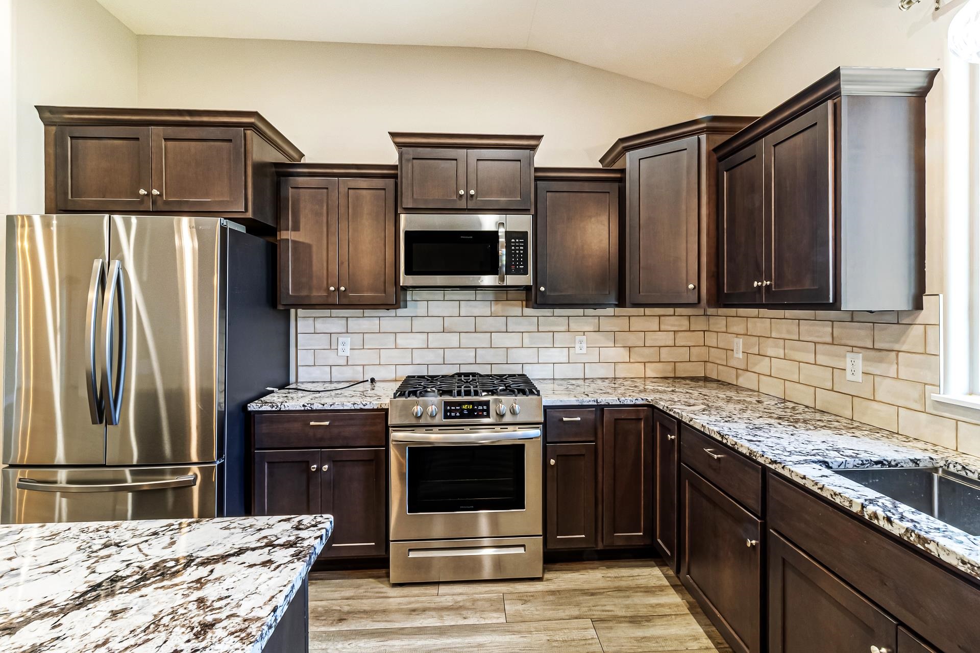 2928 Brodick Way Property Photo 6