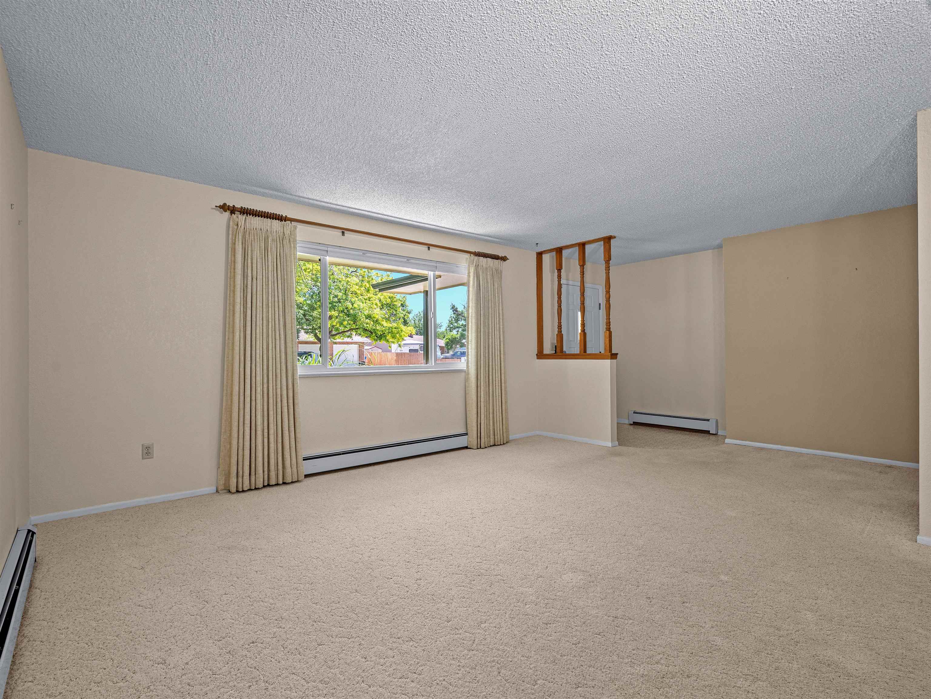 629 1/2 Hudsons Bay Drive Property Photo 5