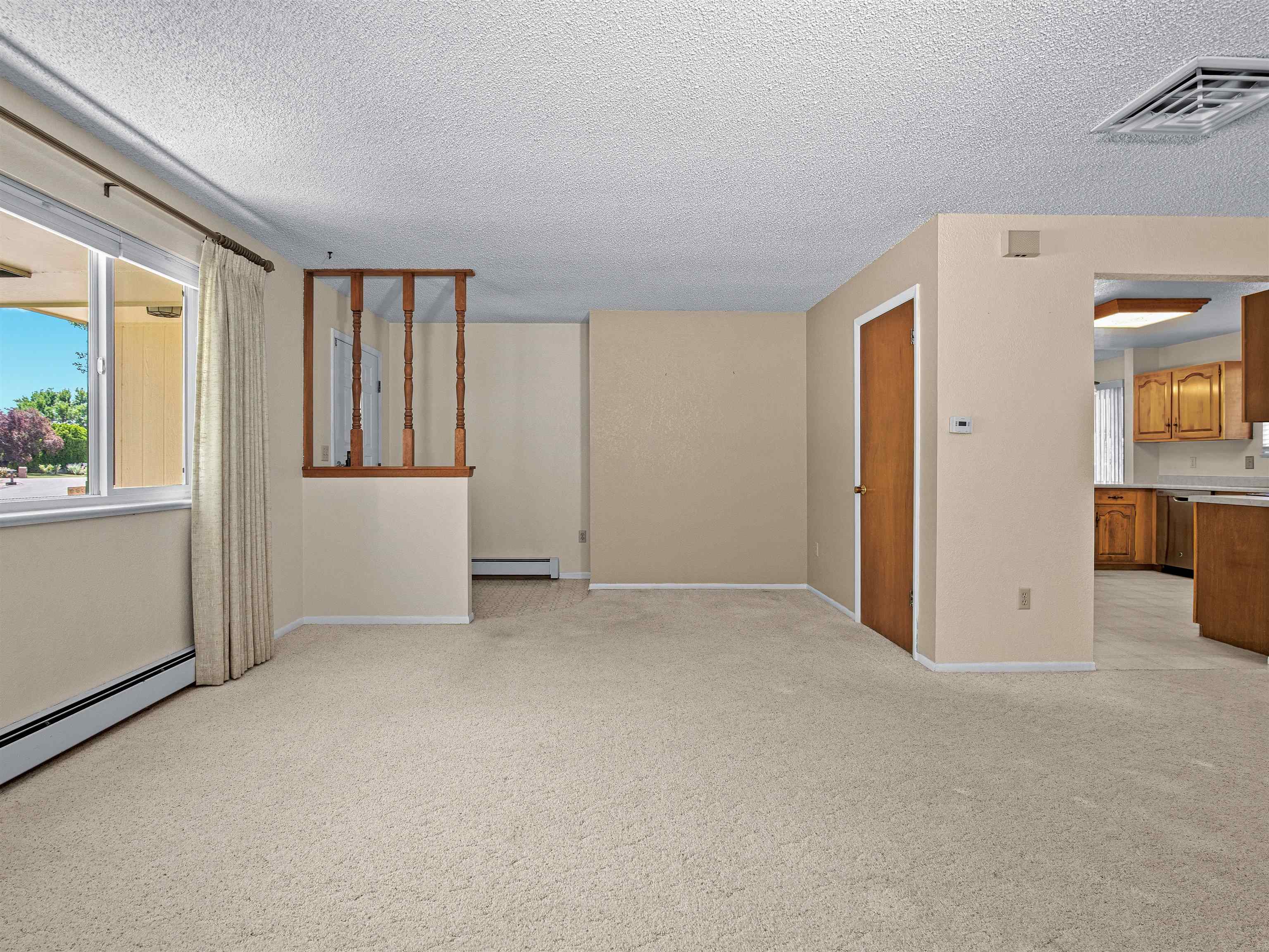 629 1/2 Hudsons Bay Drive Property Photo 6
