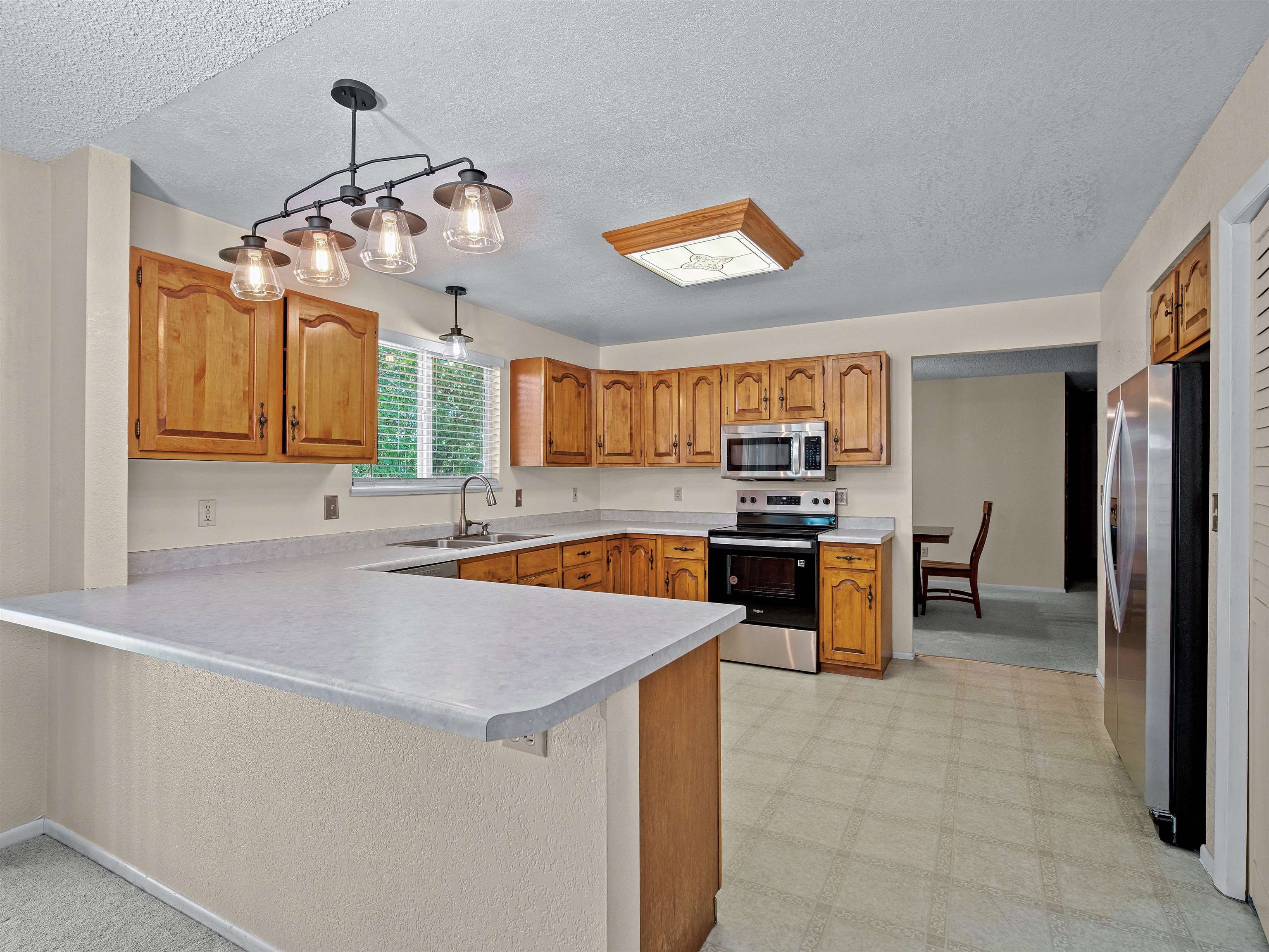 629 1/2 Hudsons Bay Drive Property Photo 10