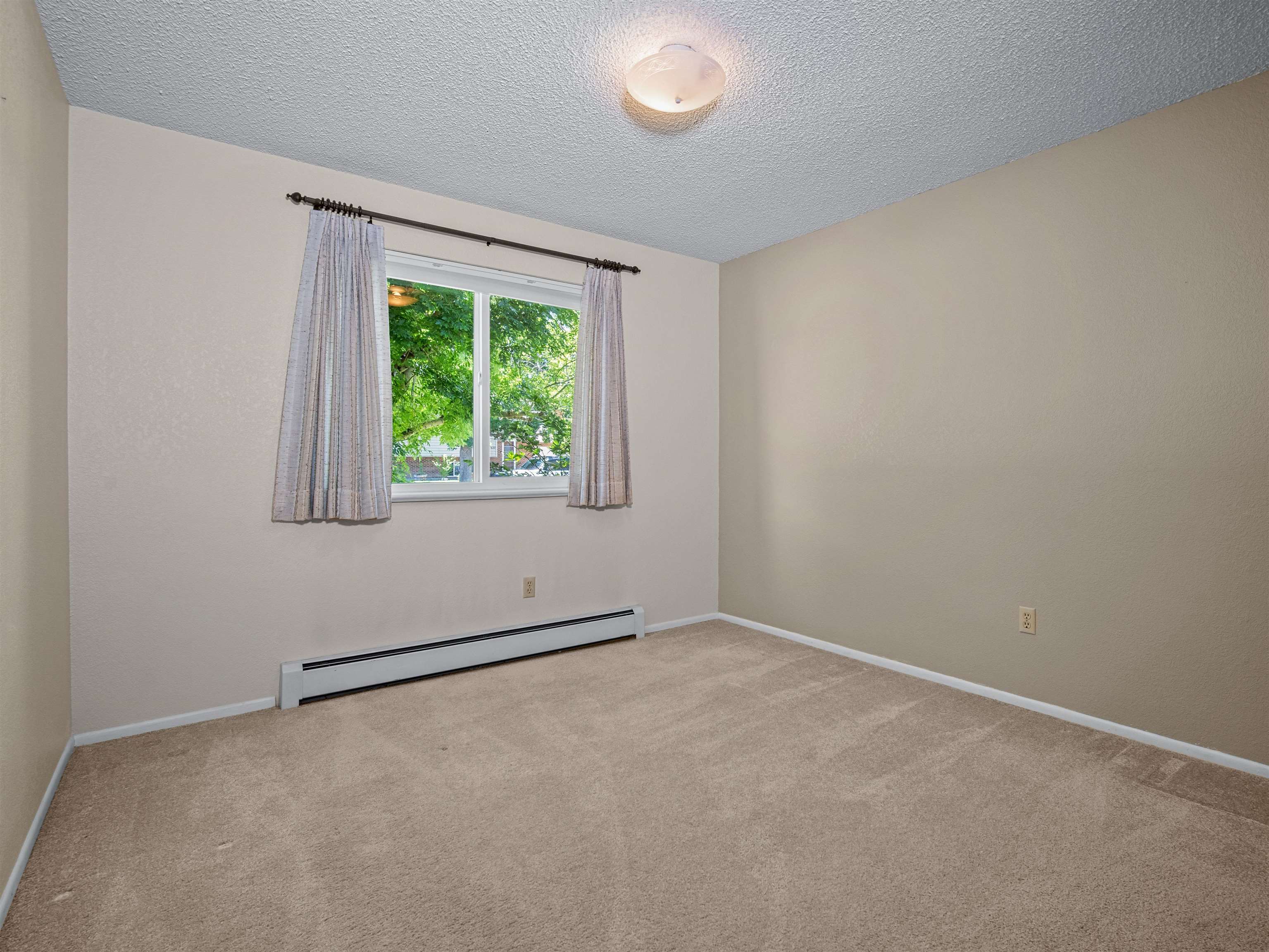 629 1/2 Hudsons Bay Drive Property Photo 24